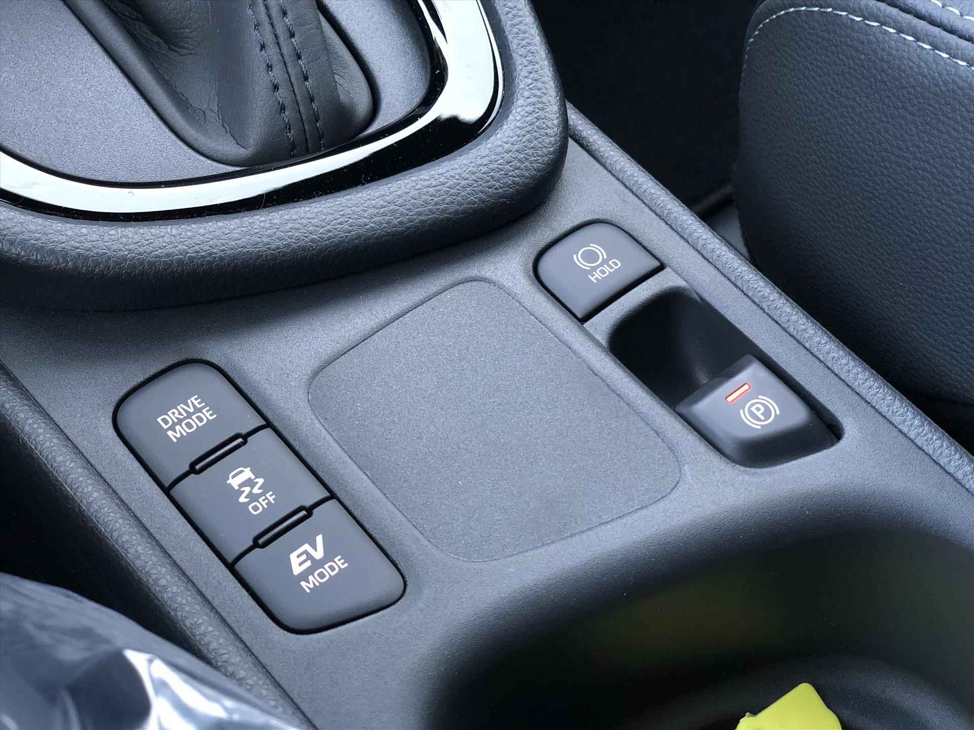 Toyota Yaris Hybrid 130PK Executive Premium Nieuw model | JBL, Head up display, Dodehoekherkenning, Parkeersensoren, Navigatie, Stuurverwarming - 40/44