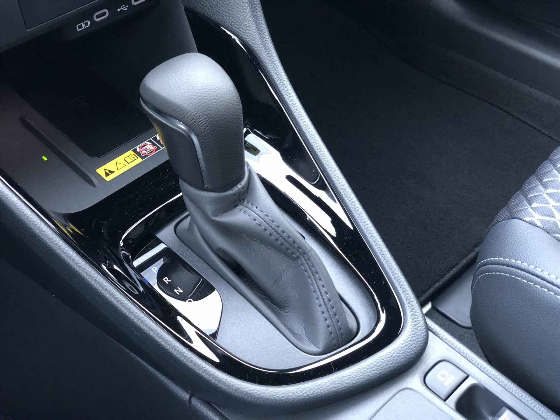 Toyota Yaris Hybrid 130PK Executive Premium Nieuw model | JBL, Head up display, Dodehoekherkenning, Parkeersensoren, Navigatie, Stuurverwarming - 41/44