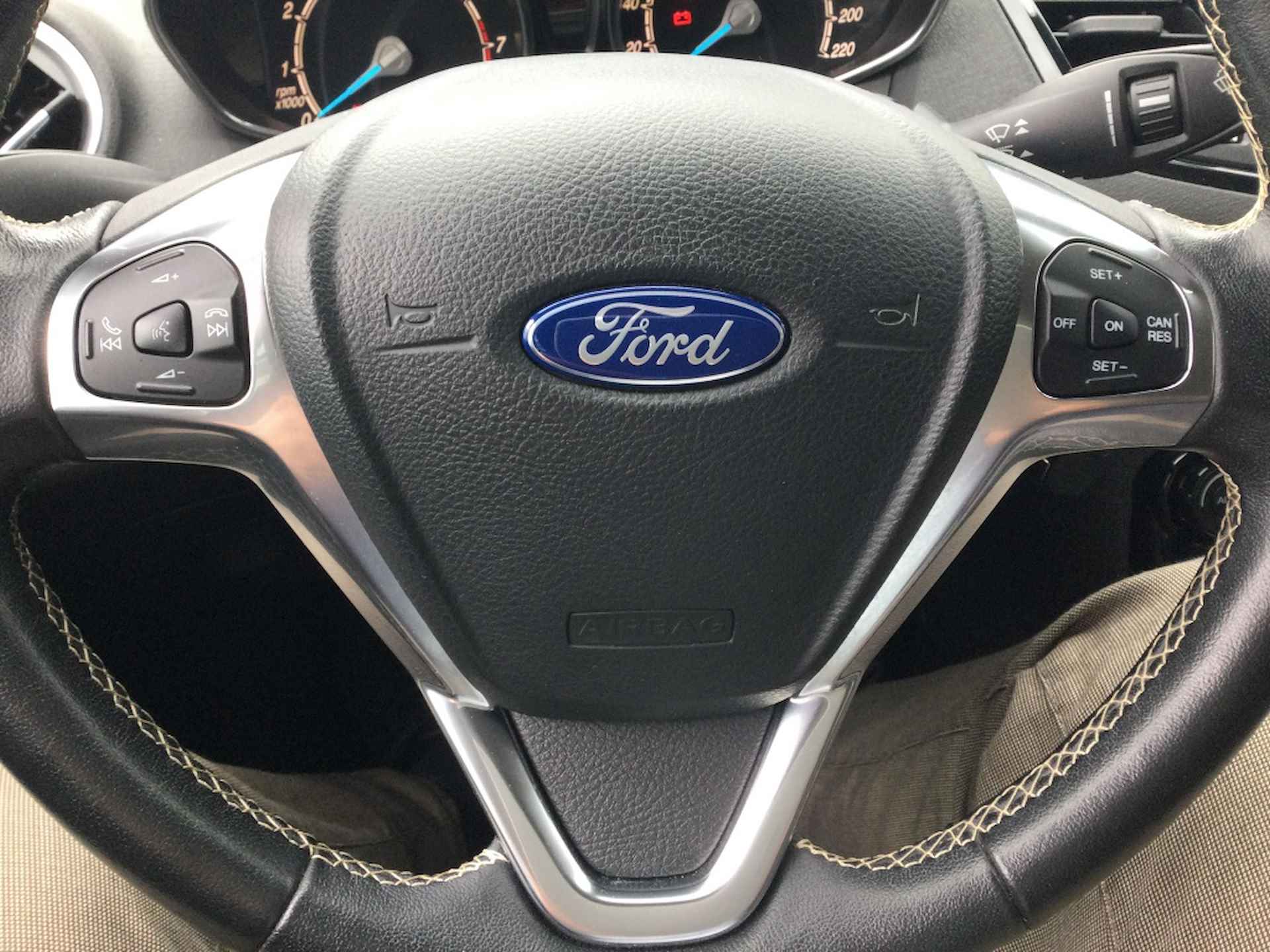 Ford Fiesta 1.0 EcoB. 100 pk Titanium 5 drs. - 9/10