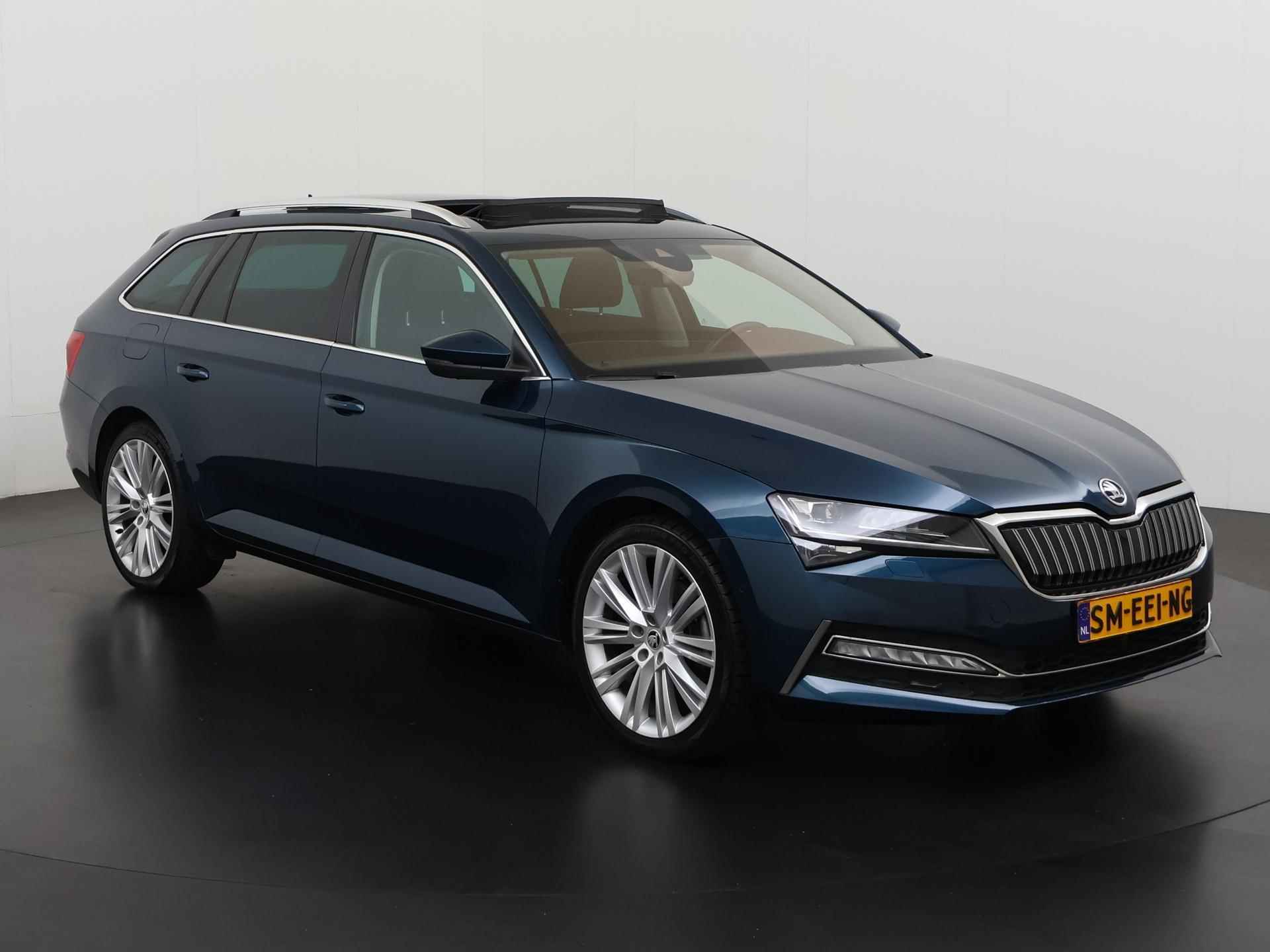 Skoda Superb Combi 1.4 TSI iV Style | Panoramadak | Virtual Cockpit | Trekhaak | Zondag Open! - 30/50