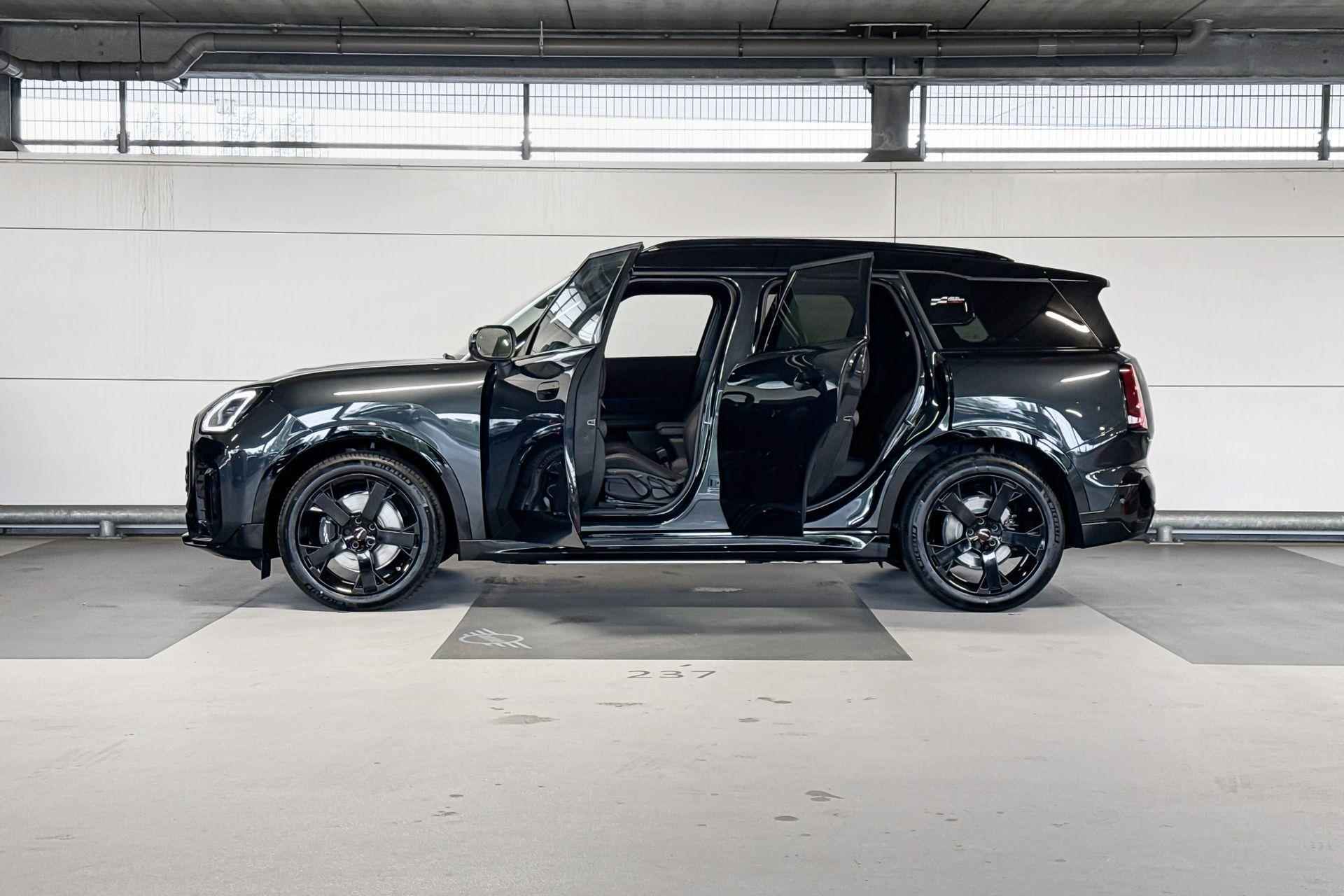 MINI Countryman Electric E John Cooper Works 66.5 kWh | Pakket L | Dak en spiegelkappen in Jetblack - 3/24