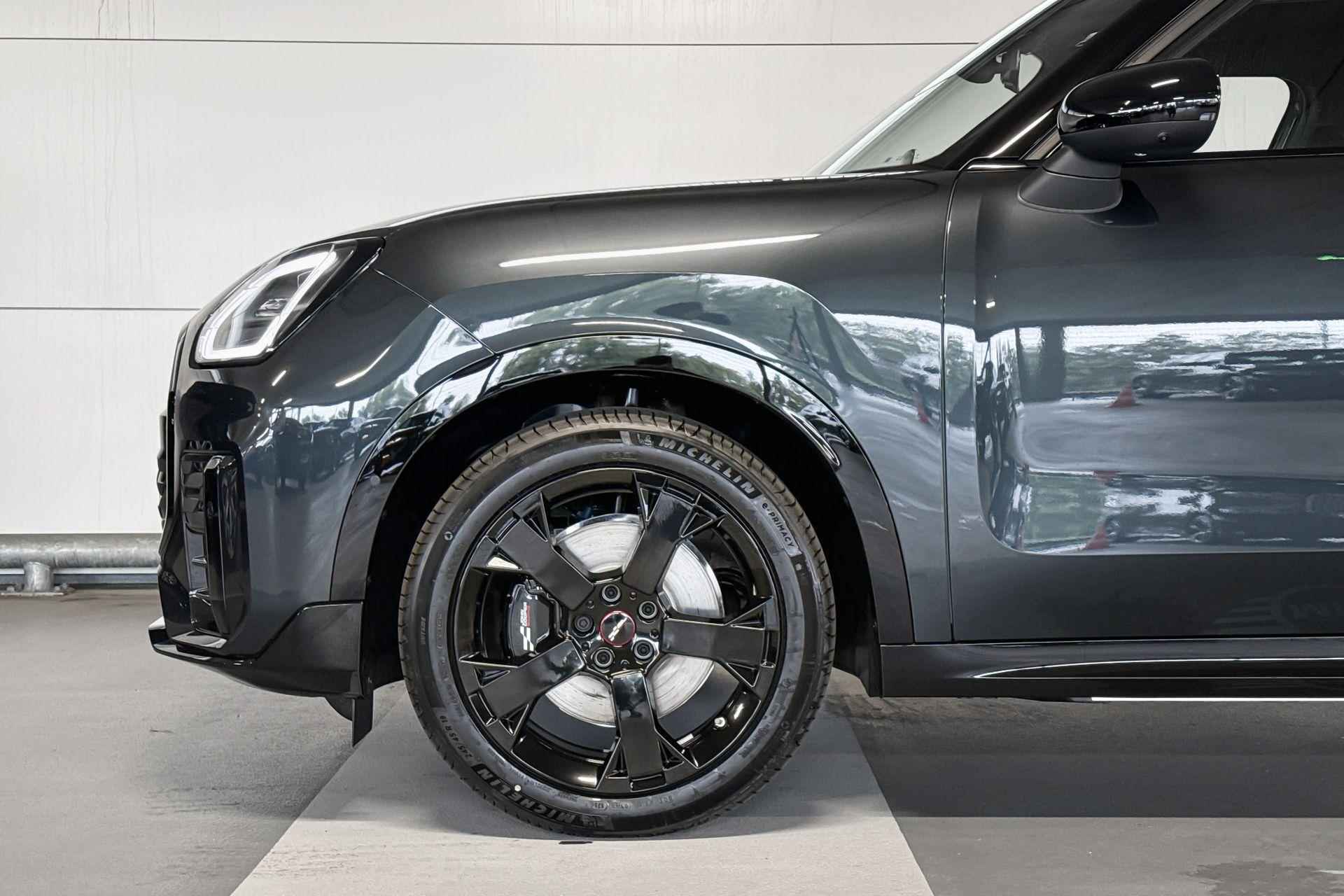 MINI Countryman Electric E John Cooper Works 66.5 kWh | Pakket L | Dak en spiegelkappen in Jetblack - 4/24