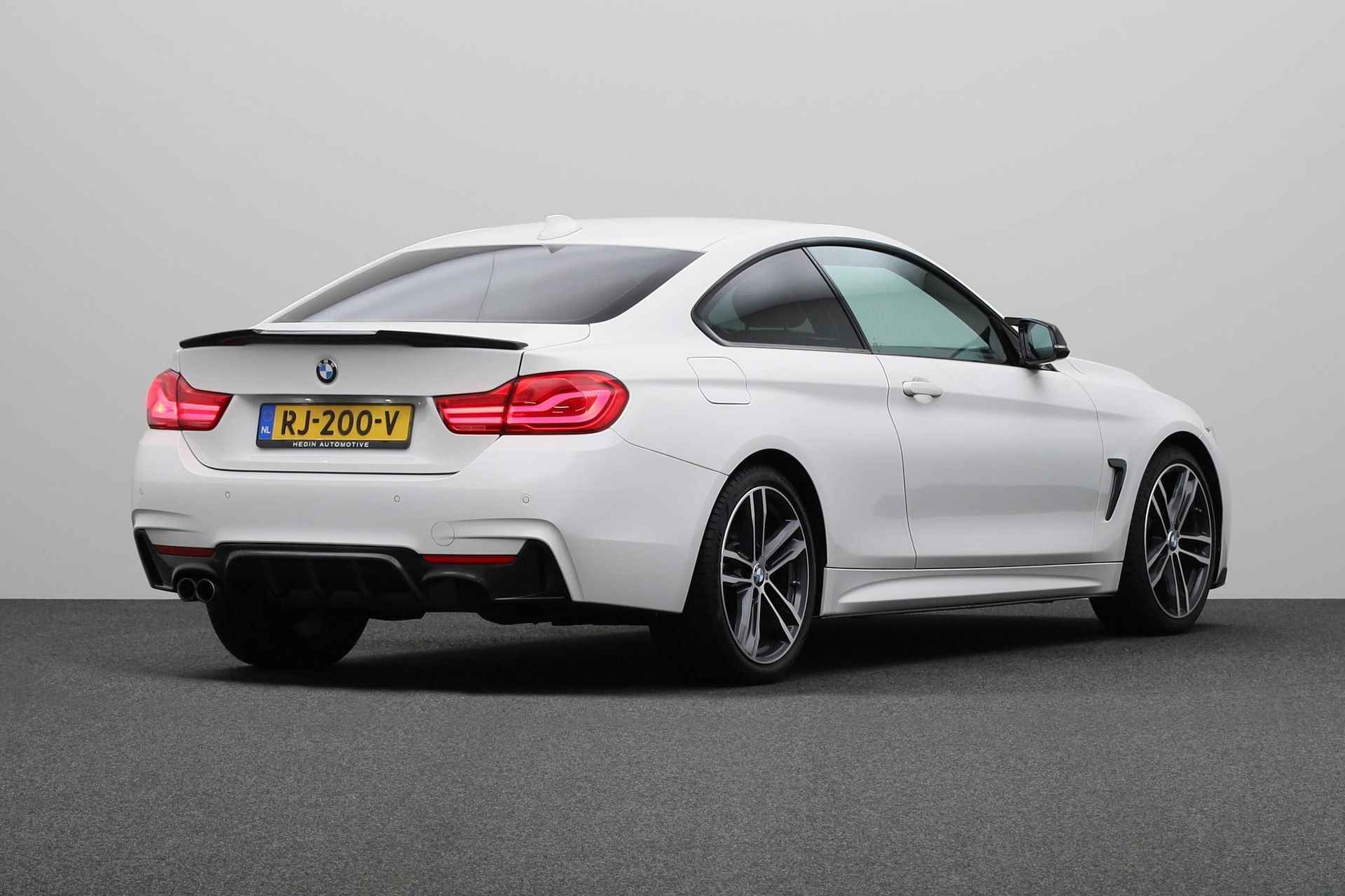 BMW 4 Serie Coupé 420i High Executive | Navigatiesysteem Professional | Stoelverwarming | HIFI | PDC | - 2/22