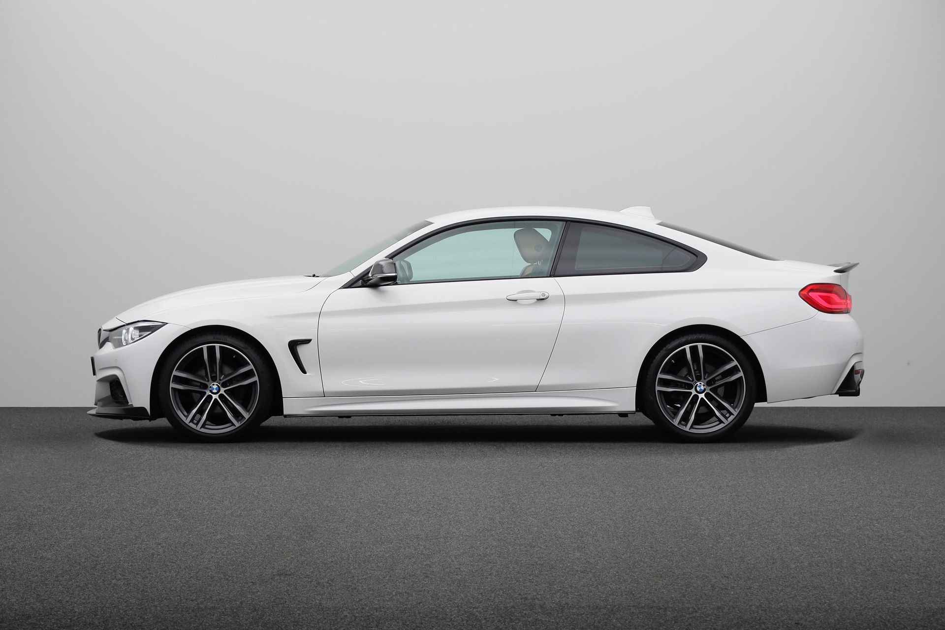 BMW 4 Serie Coupé 420i High Executive | Navigatiesysteem Professional | Stoelverwarming | HIFI | PDC | - 12/22