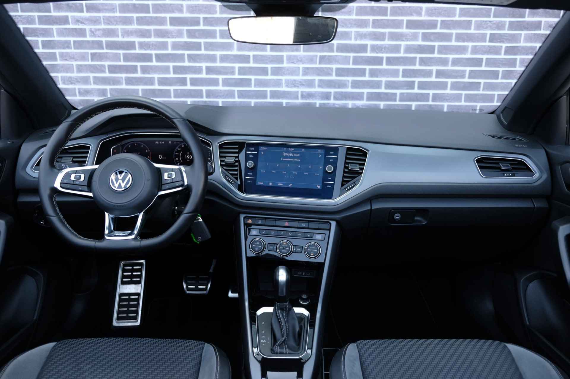 Volkswagen T-Roc Cabrio 1.5 TSI R-Line | Stoelverwarming Voor | Apple Carplay & Android Auto | Adaptive Cruise Control | Soft Top | Windscherm | - 4/42