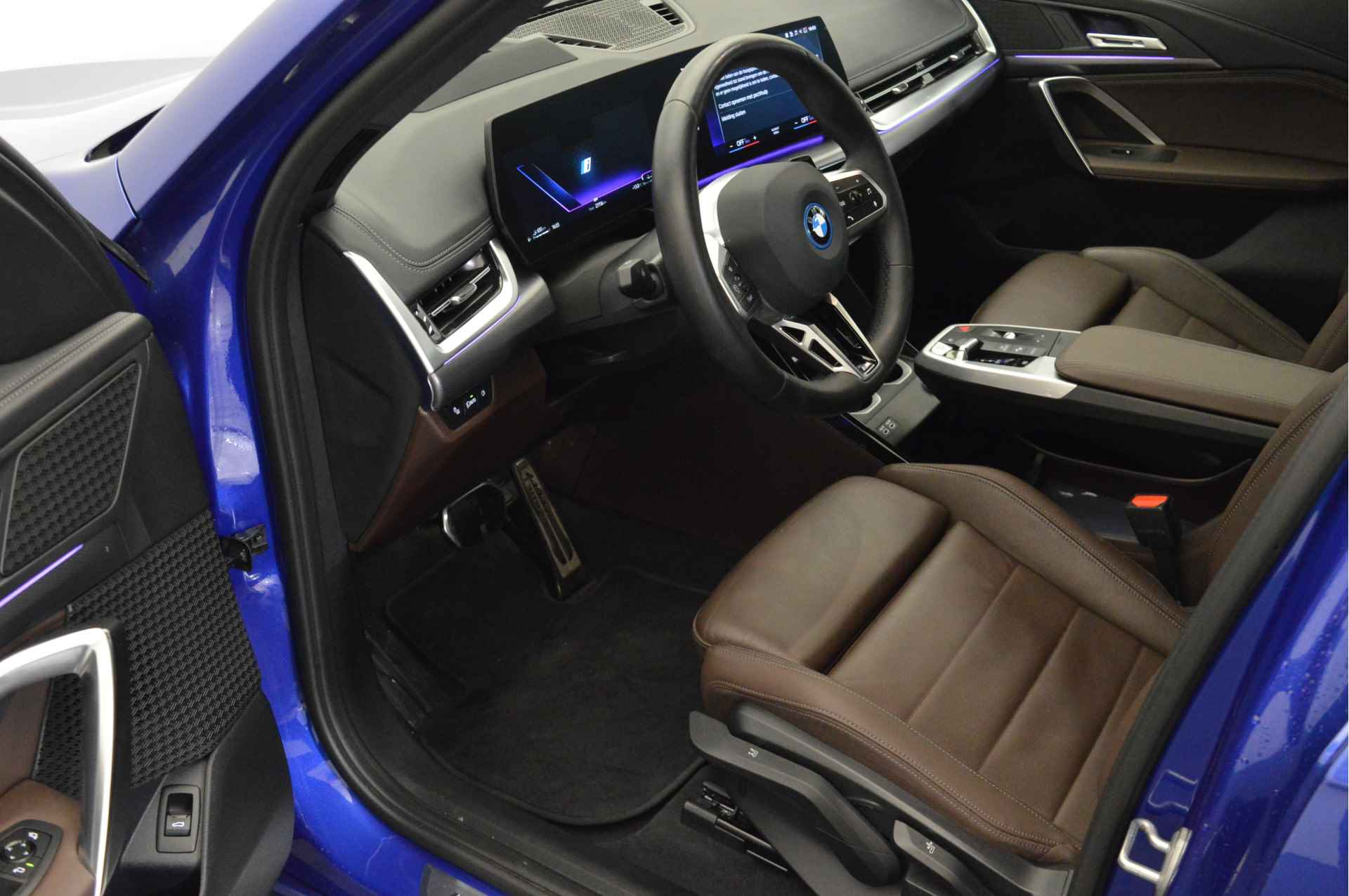 BMW X1 xDrive30e High Executive M Sport Automaat / Sportstoelen / Stoelverwarming /  Adaptief M Onderstel / Adaptieve LED / Head-Up / Live Cockpit Professional / Parking Assistant Plus - 6/22