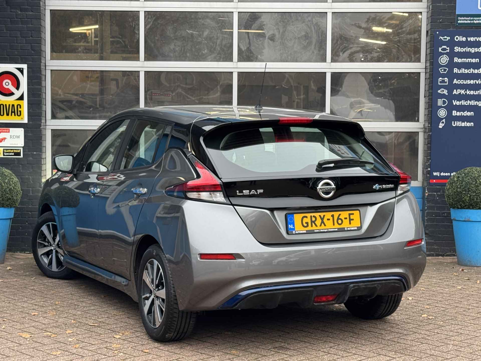 Nissan LEAF *INCLUSIEF LAADPAAL* Acenta 40 kWh | Navigatie | Cruise Control Adaptief | Warmtepomp | Rijklaar + 12 Maand BOVAG Garantie - 4/45