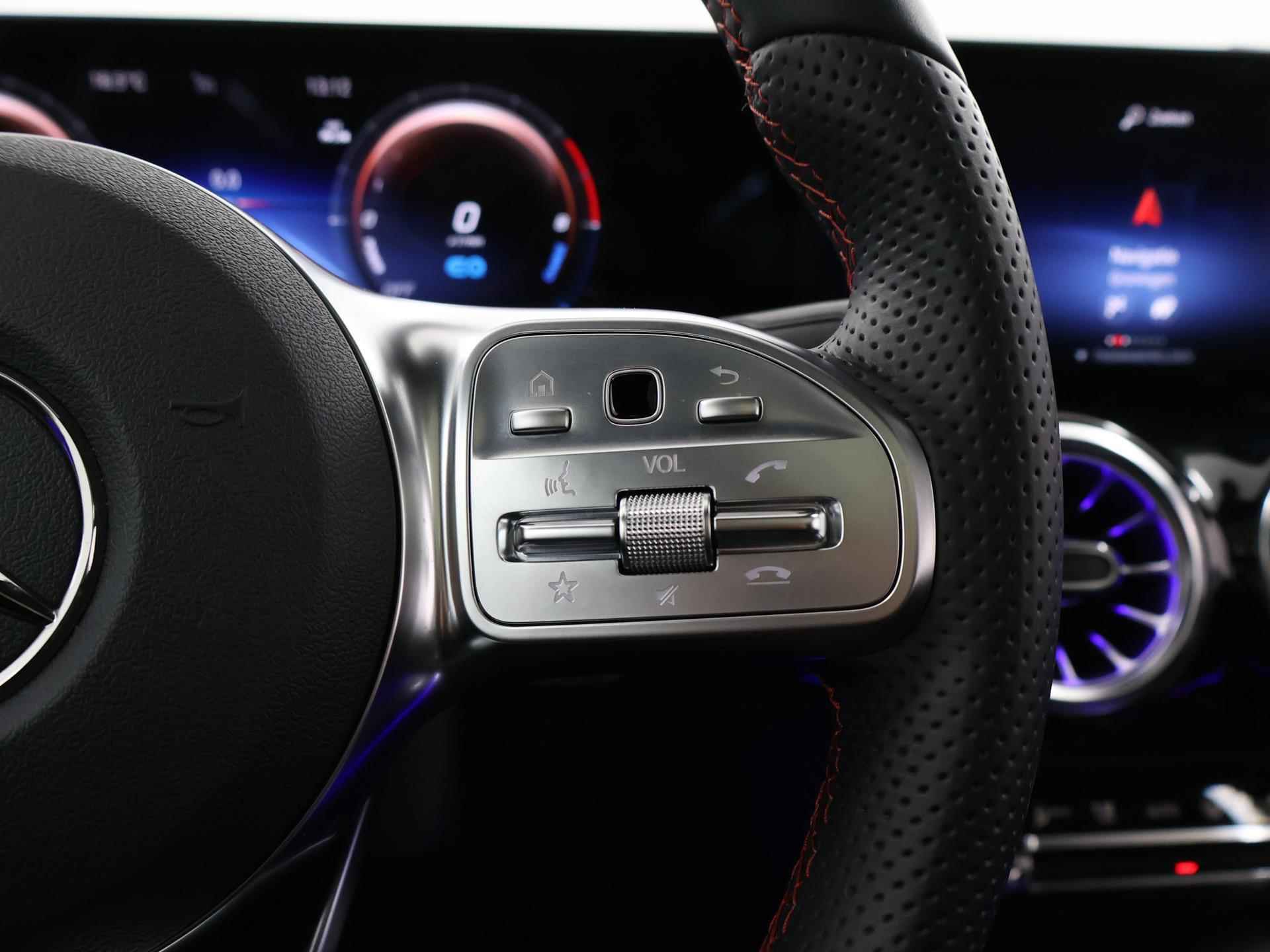 Mercedes-Benz GLA-klasse 250 e Business Solution AMG | Panoramadak | Sfeerverlichting | Nightpakket | 20'' Velgen | MBUX augmented reality | achteruitrijcamera | - 33/44