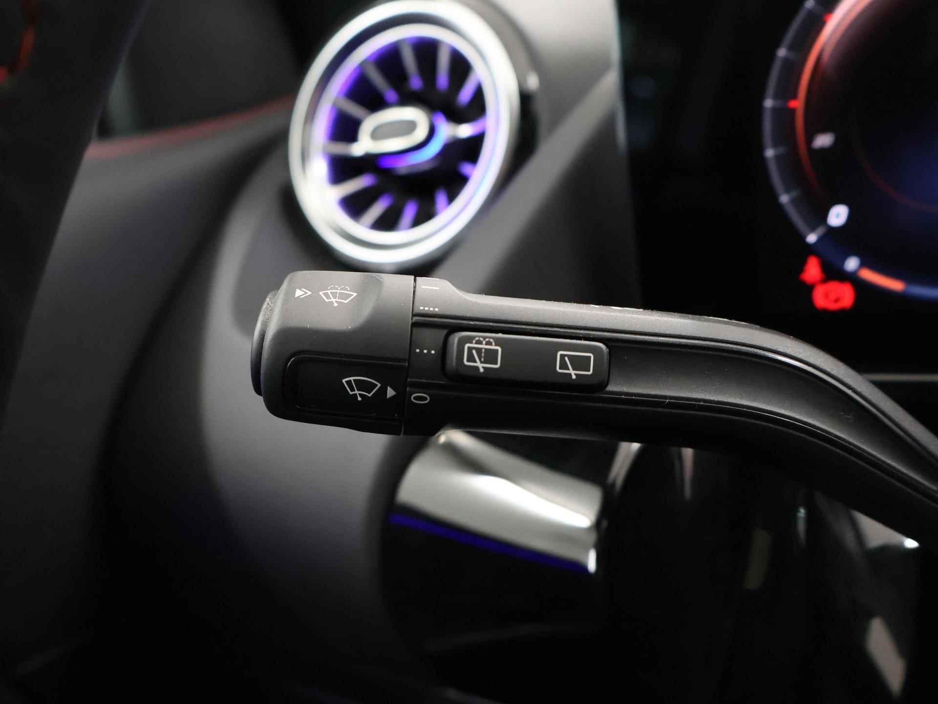 Mercedes-Benz GLA-klasse 250 e Business Solution AMG | Panoramadak | Sfeerverlichting | Nightpakket | 20'' Velgen | MBUX augmented reality | achteruitrijcamera | - 36/44