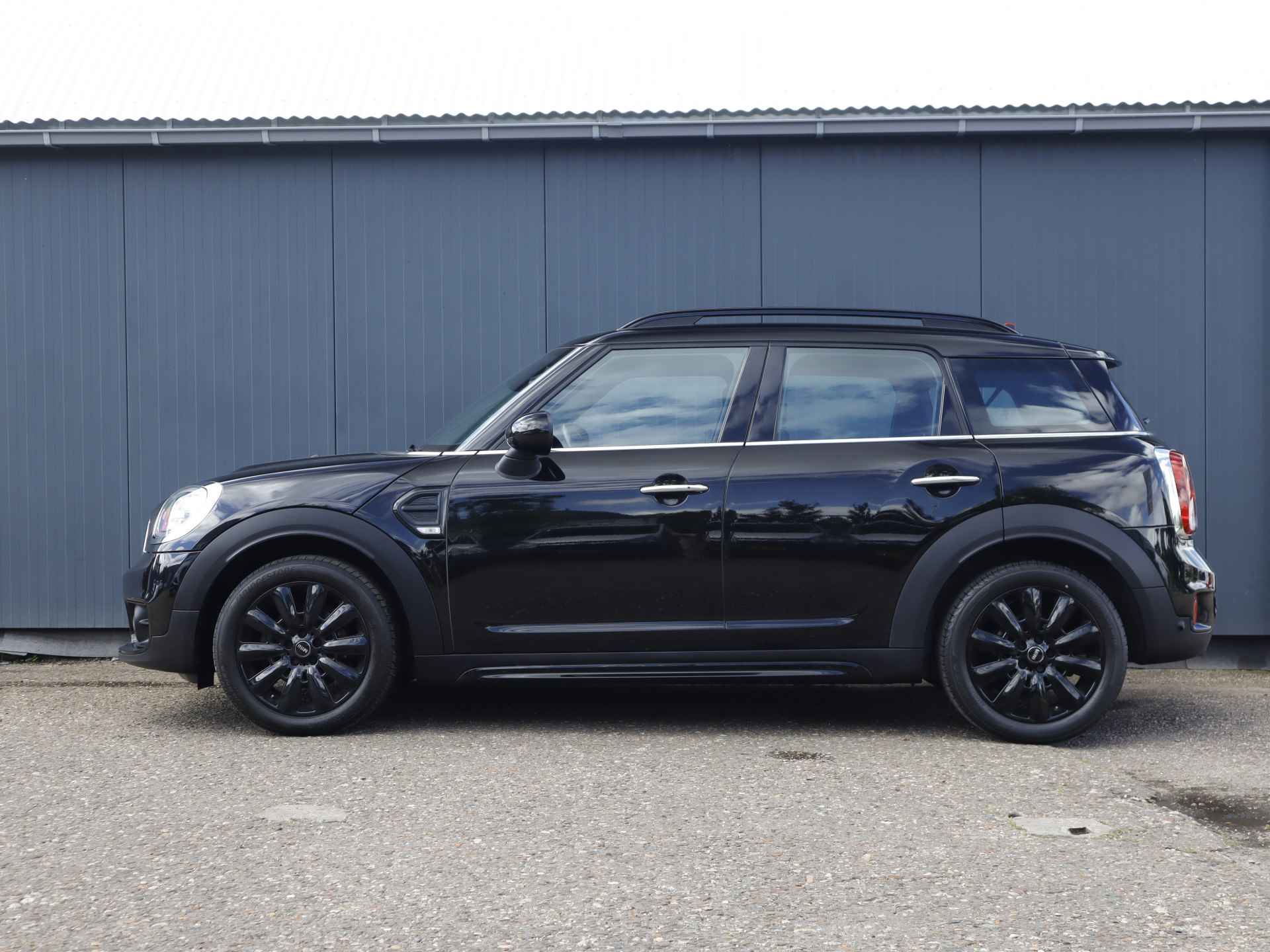 MINI Countryman 1.5 Cooper Chili (136PK) 1e Eig, Mini-Dealer-Onderh, 12-Mnd-BOVAG, NL-Auto, Navigatie/Apple-Carplay/Android-Auto, Cruisecontrol, DAB, Parkeersensoren, Lm-Velgen-17Inch, Sportstoelen, Zwart-Hemelbekleding, Privacy-Glas - 32/39