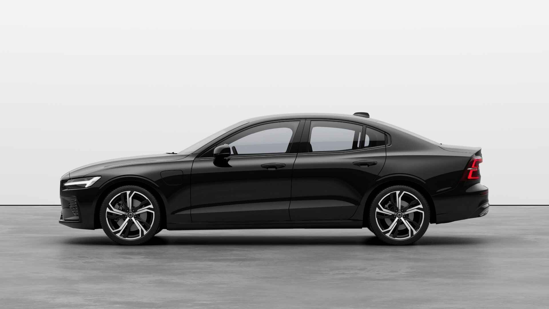 Volvo S60 Recharge T6 AWD Ultimate Dark | Direct uit voorraad leverbaar - 10/15