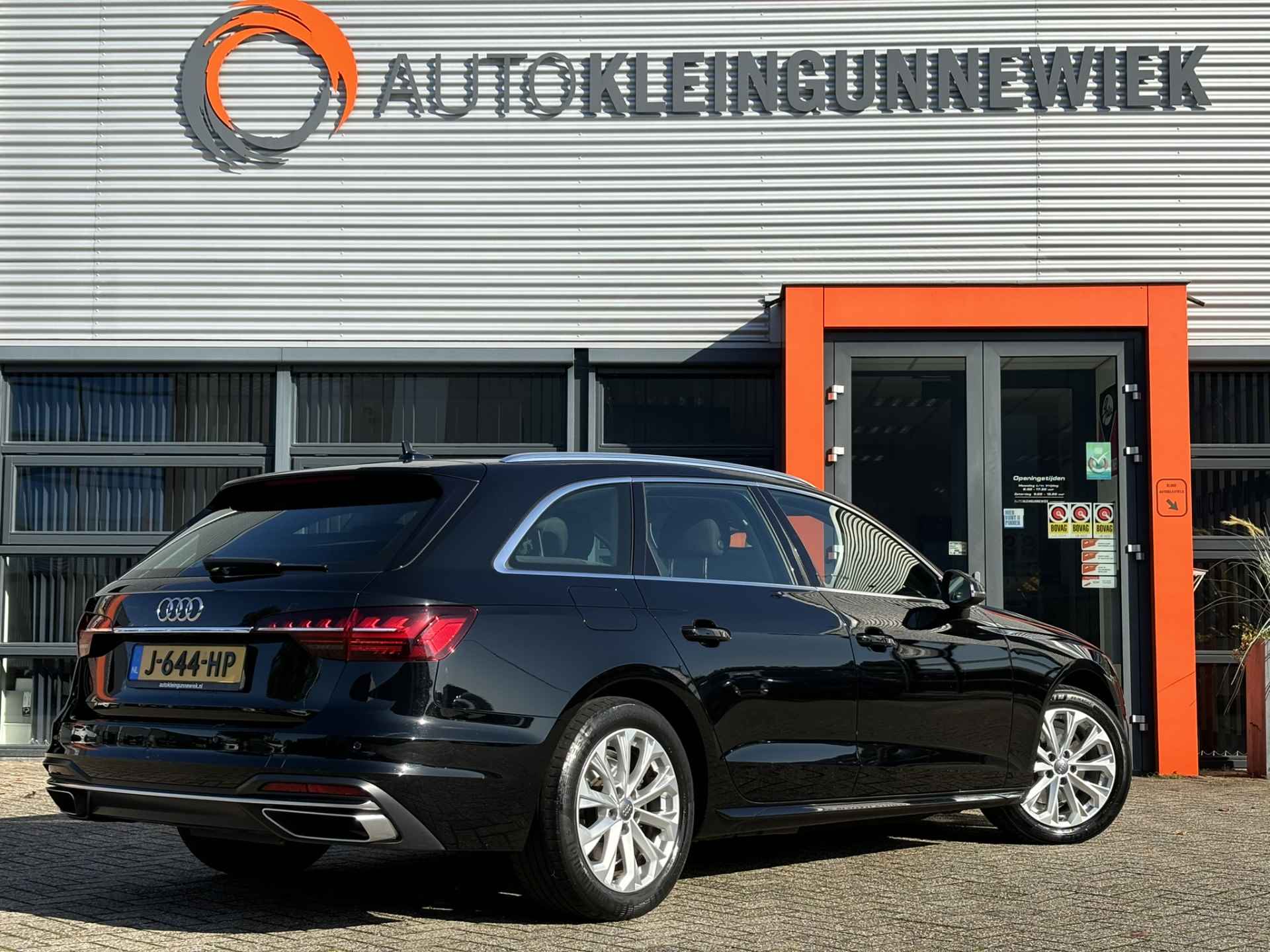 Audi A4 Avant 35 TFSI Launch edition Business / Trekhaak / NL Auto / 1ste eigenaar / - 4/32