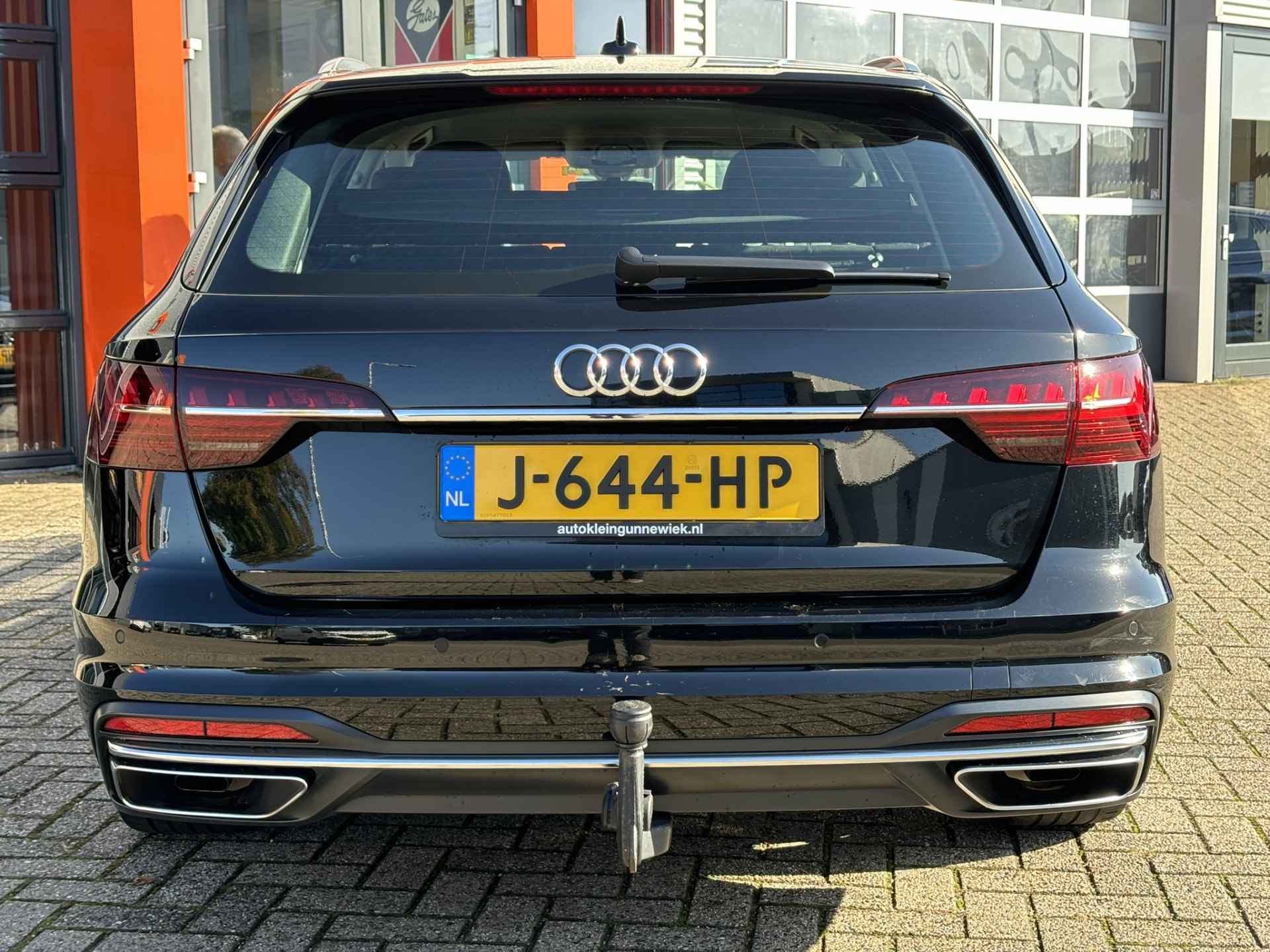 Audi A4 Avant 35 TFSI Launch edition Business / Trekhaak / NL Auto / 1ste eigenaar / - 24/32