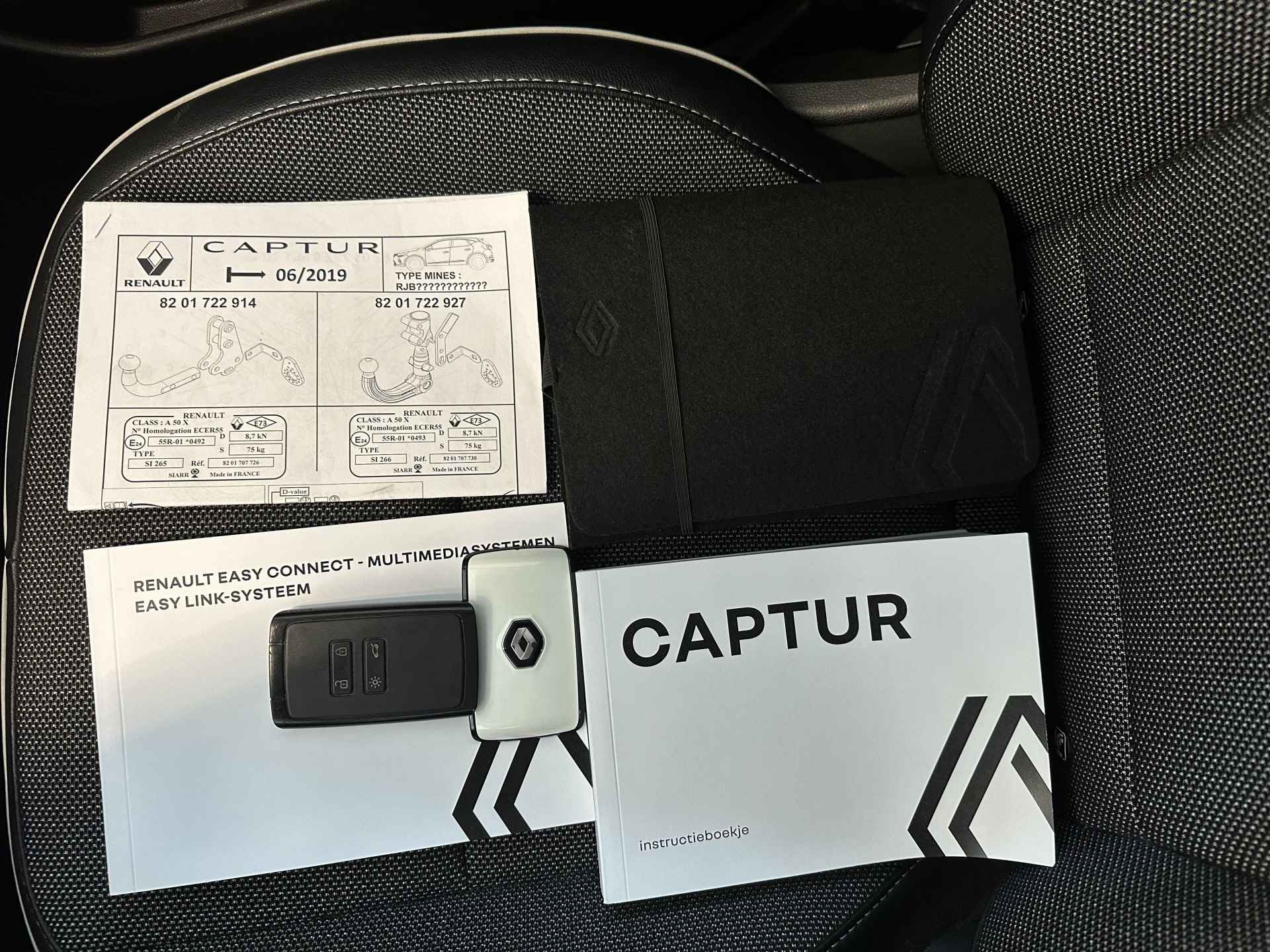 Renault Captur 1.6 E-Tech Hybrid 145 Techno | trekhaak | 18" velgen | camera | carplay | tijdelijk gratis Top Afleverpakket twv Eur 695 - 43/45