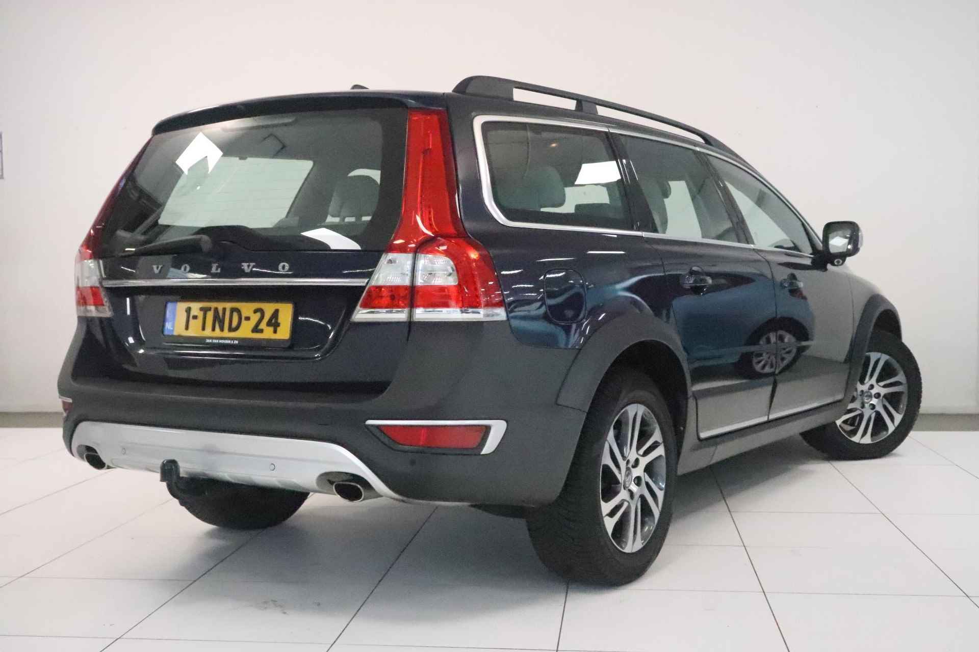 Volvo XC70 2.0 T5 FWD Nordic+ Automaat  | Trekhaak | Winter Line | Leder | - 3/35