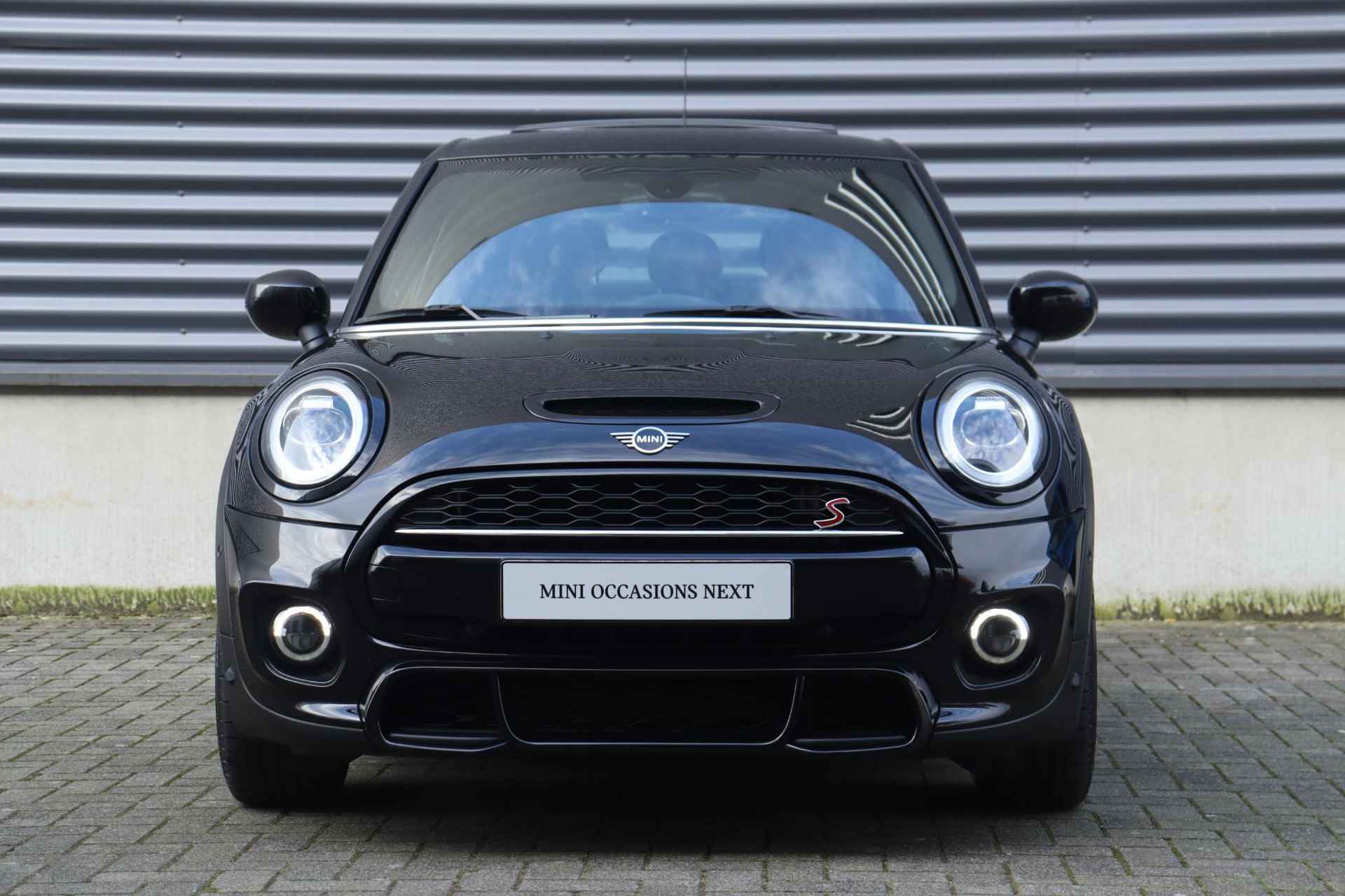 Mini 5-deurs Cooper S | Hammersmith Edition + JCW Pakket + Panodak + Harman Kardon + Head-Up + Sportstoelen + 18'' Cup Spoke - 3/37