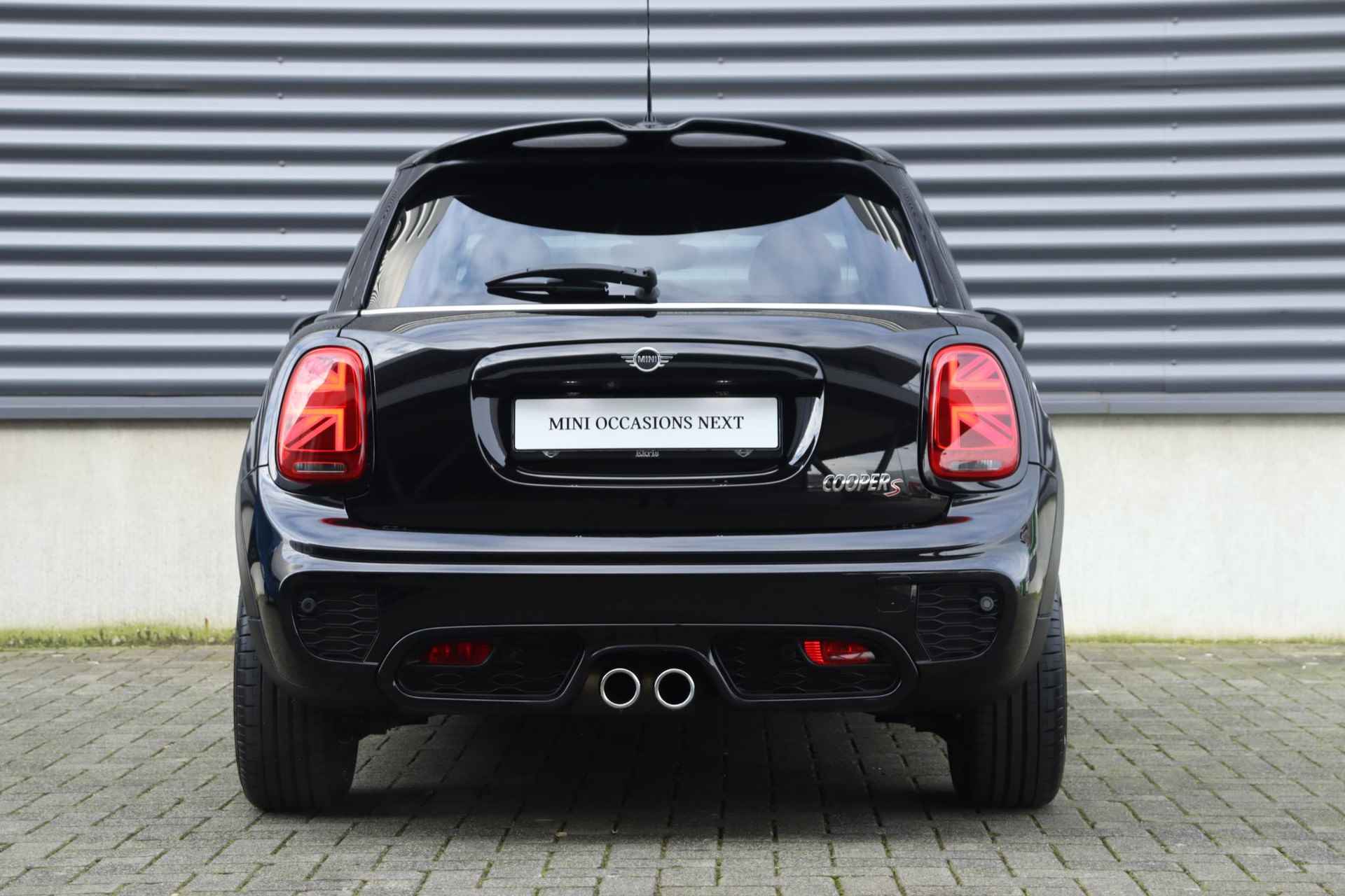 Mini 5-deurs Cooper S | Hammersmith Edition + JCW Pakket + Panodak + Harman Kardon + Head-Up + Sportstoelen + 18'' Cup Spoke - 4/37