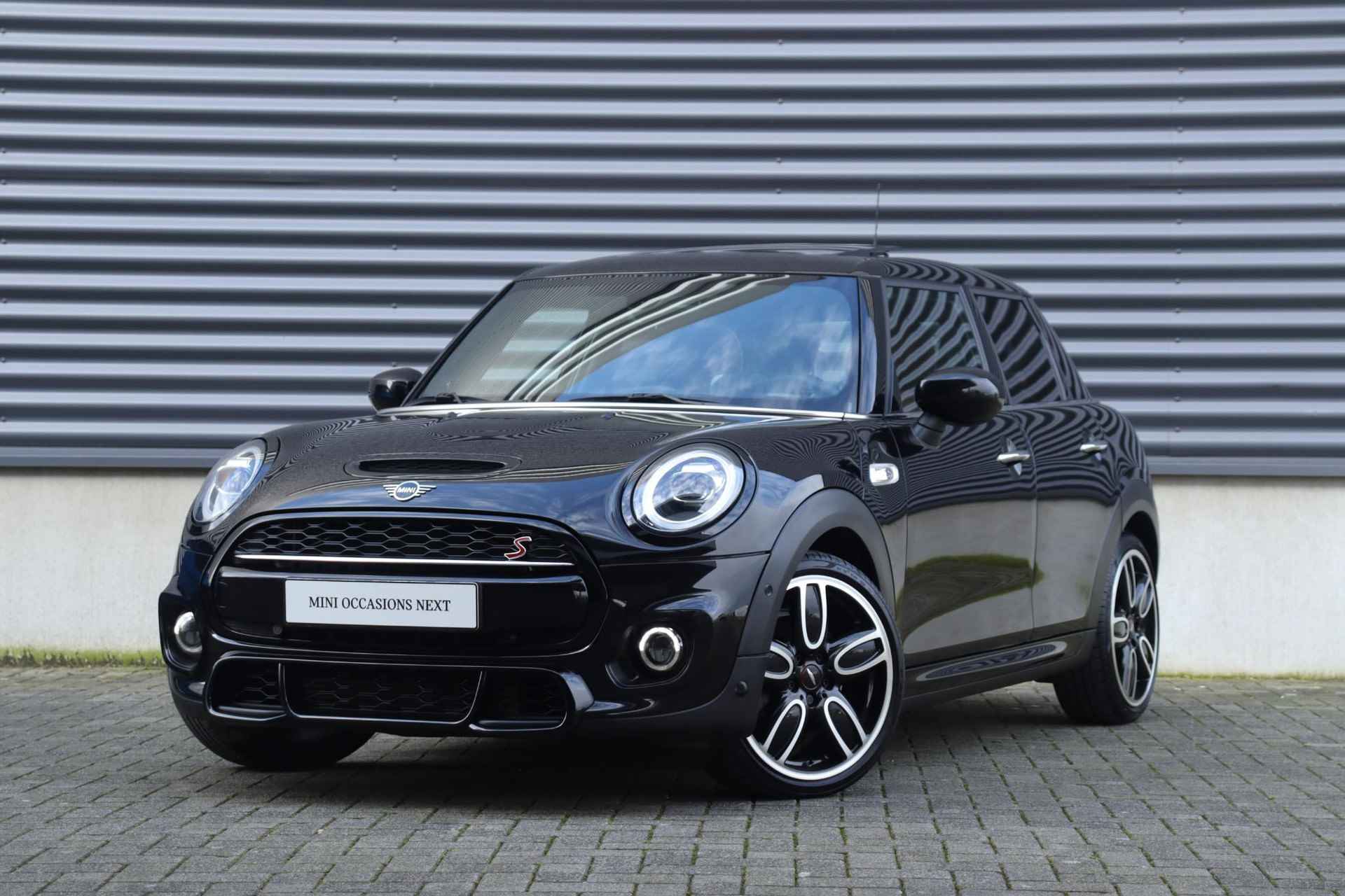 Mini 5-deurs Cooper S | Hammersmith Edition + JCW Pakket + Panodak + Harman Kardon + Head-Up + Sportstoelen + 18'' Cup Spoke - 37/37