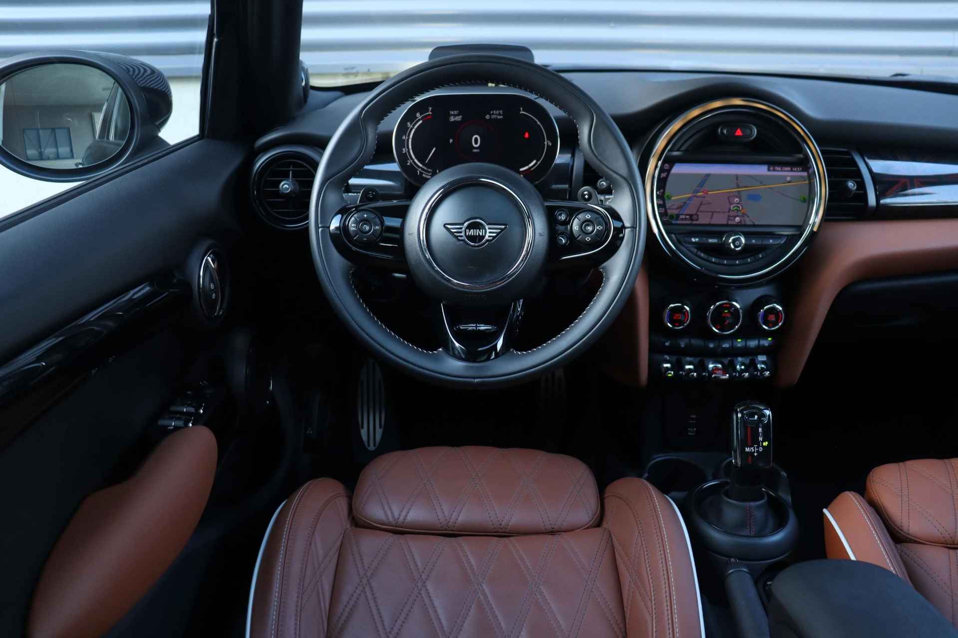 Mini 5-deurs Cooper S | Hammersmith Edition + JCW Pakket + Panodak + Harman Kardon + Head-Up + Sportstoelen + 18'' Cup Spoke - 10/37