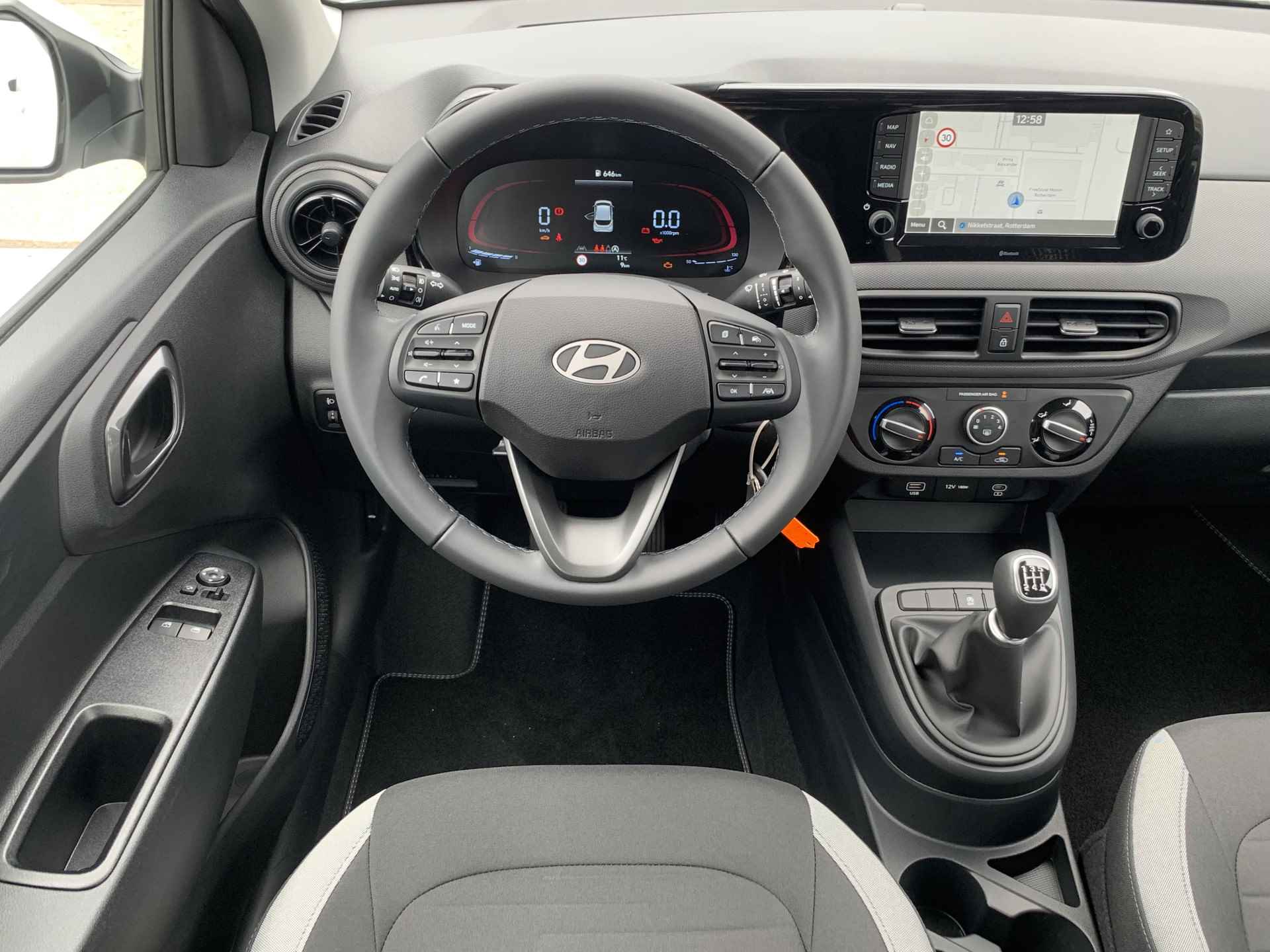 Hyundai i10 1.0 Comfort Smart 5-zits Stadsauto met Navigatie, Camera, Apple Carplay en Android auto - 5/23