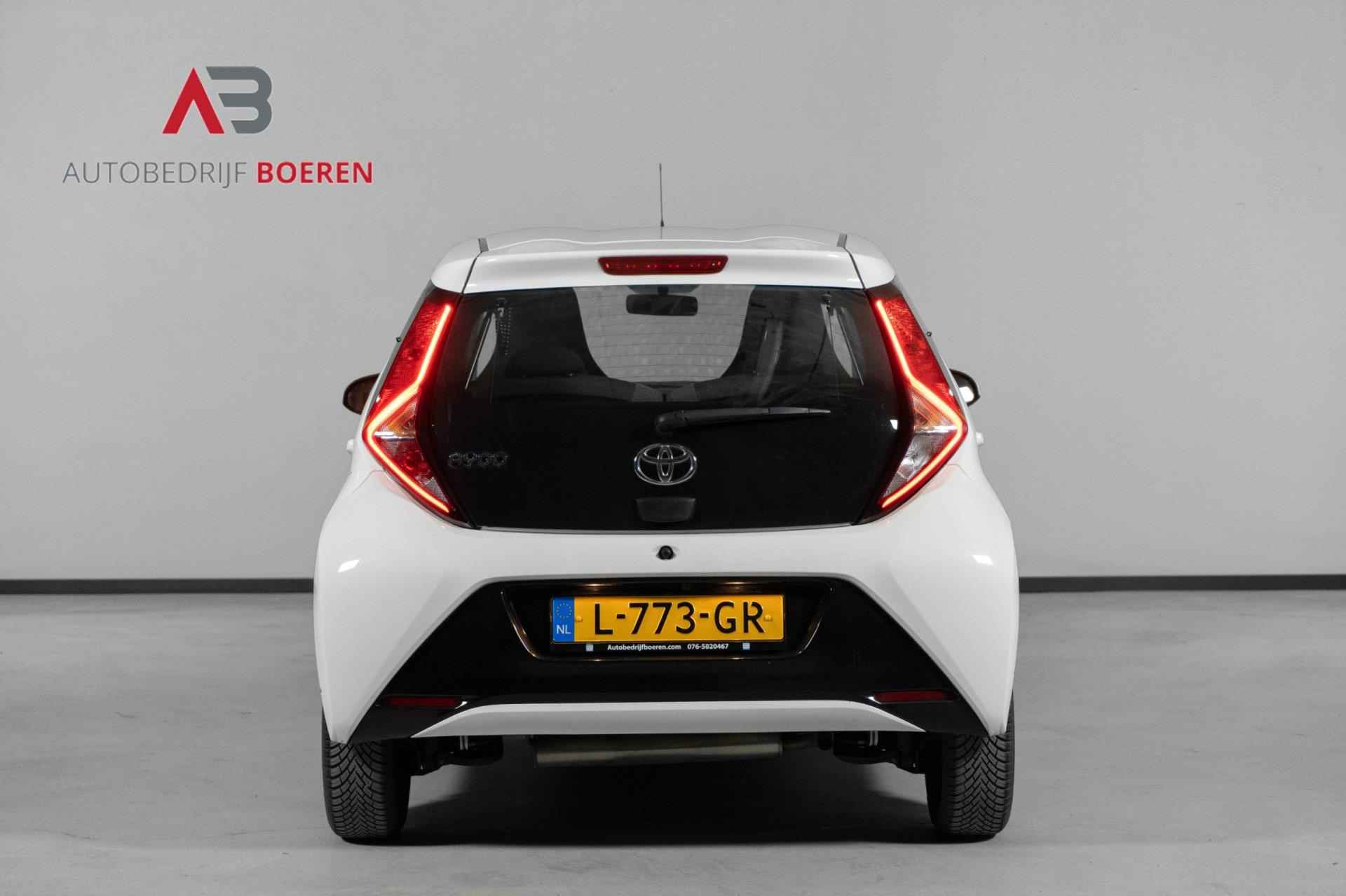 Toyota Aygo 1.0 VVT-i x-play | Airco | Achteruitrijcamera | Rijklaarprijs - 6/25