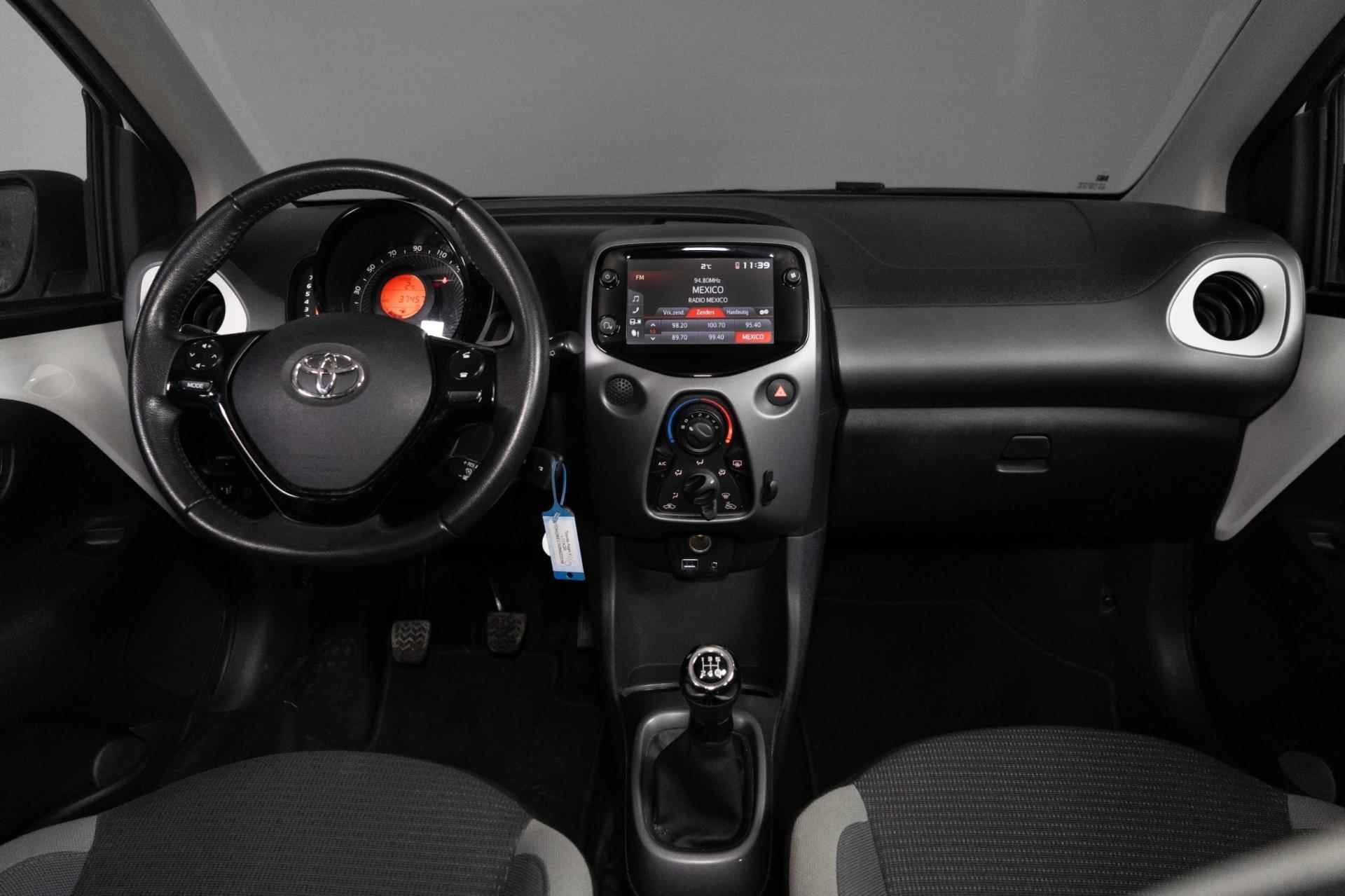 Toyota Aygo 1.0 VVT-i x-play | Airco | Achteruitrijcamera | Rijklaarprijs - 11/25