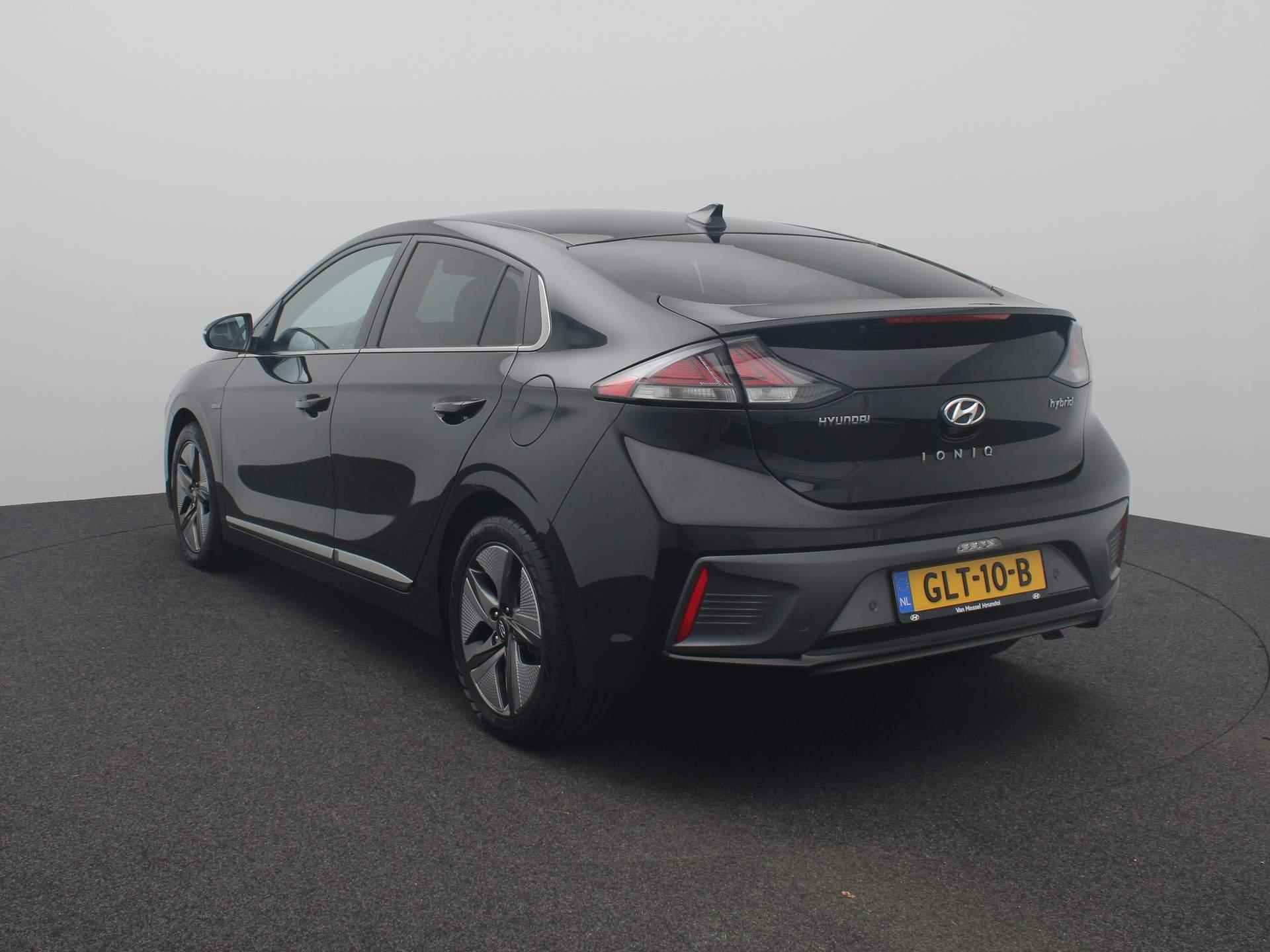 Hyundai IONIQ 1.6 GDi Comfort - 2/47