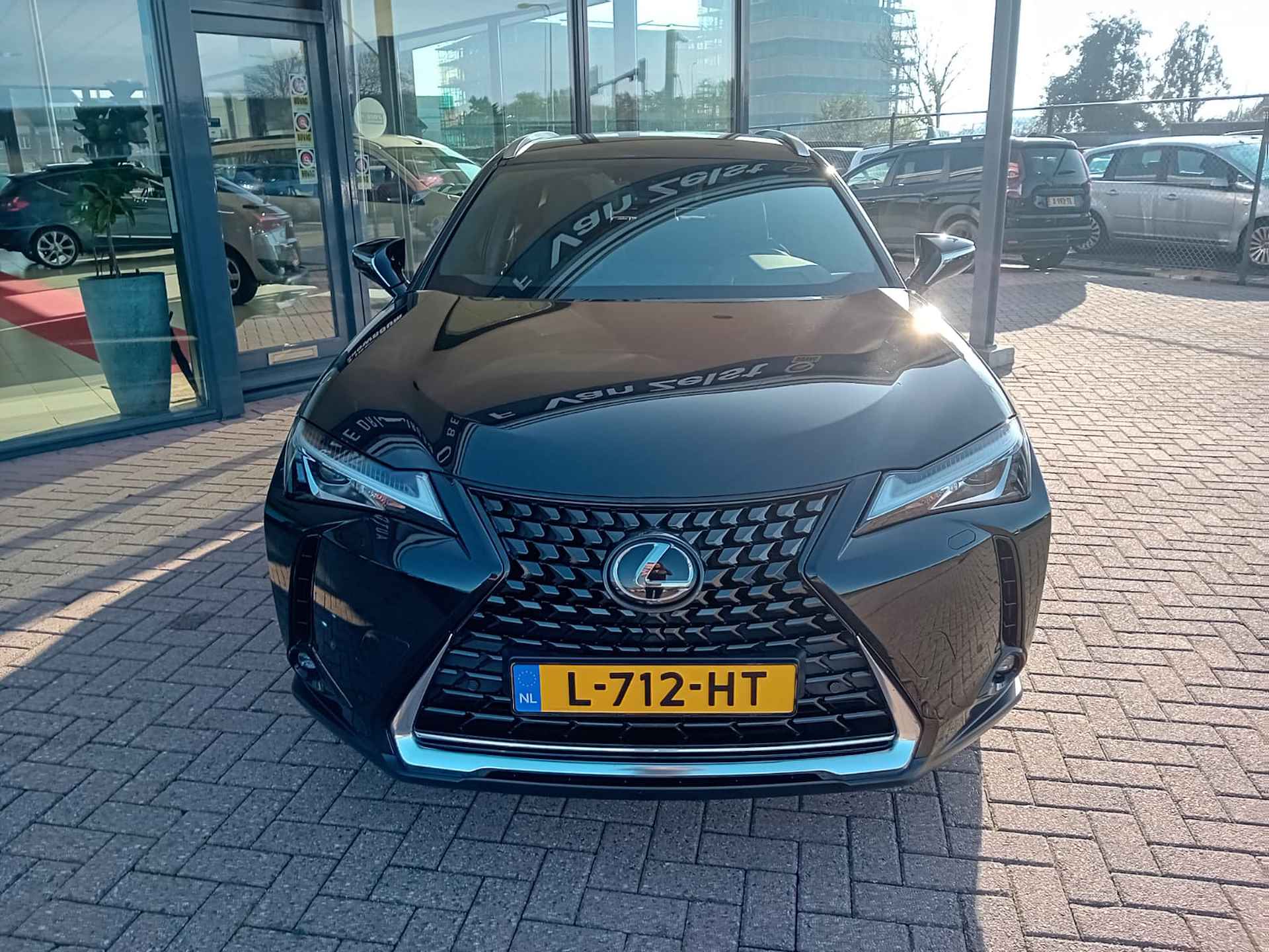 Lexus UX 200 Preference Line Automaat, Airco(automatisch), Multimediasysteem, Miracast, Bluetooth, Cruise control adaptief, Parkeersensor Zeer mooie auto, Fabrieksgarantie, BOVAG - 3/31