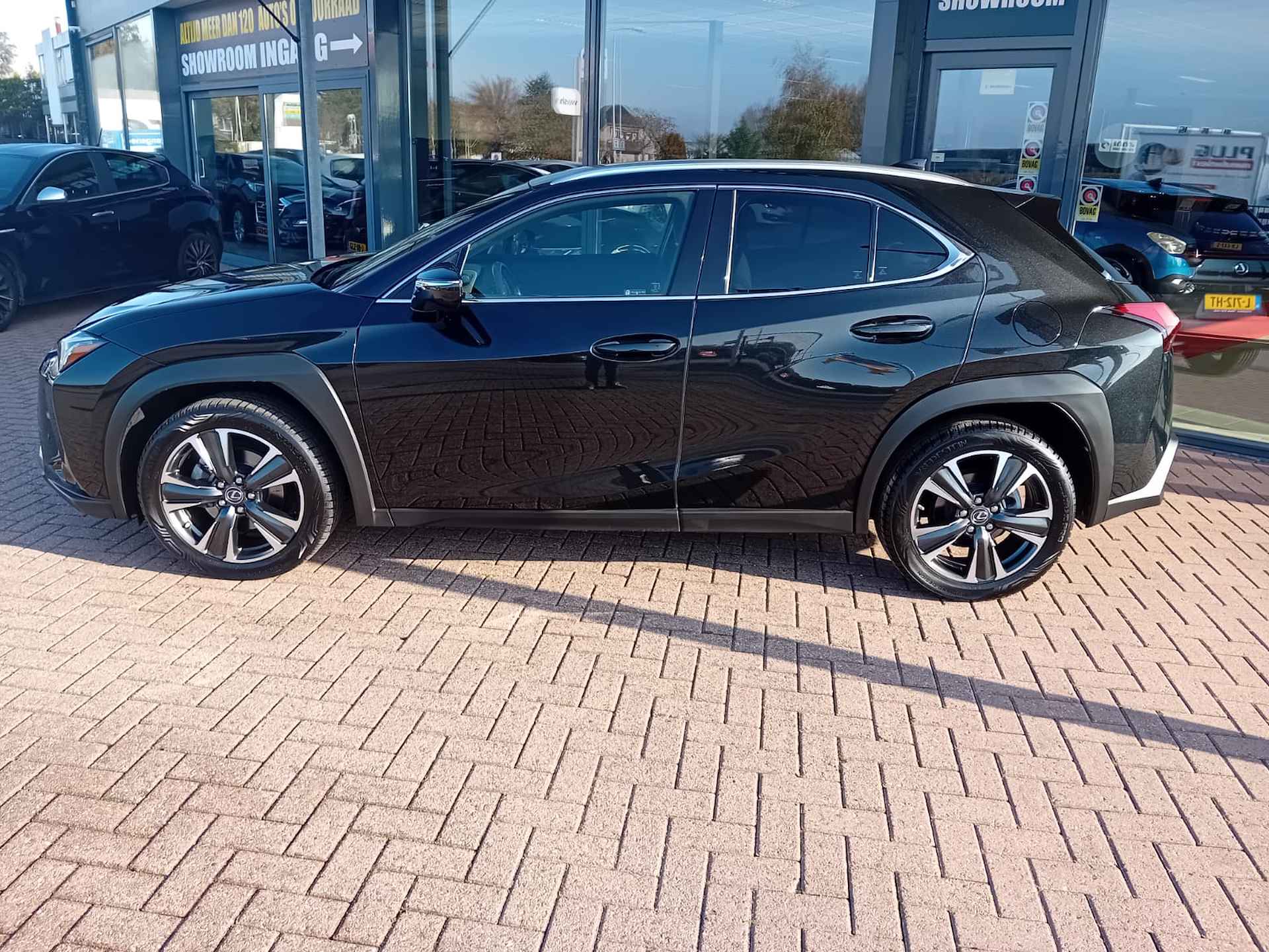 Lexus UX 200 Preference Line Automaat, Airco(automatisch), Multimediasysteem, Miracast, Bluetooth, Cruise control adaptief, Parkeersensor Zeer mooie auto, Fabrieksgarantie, BOVAG - 9/31