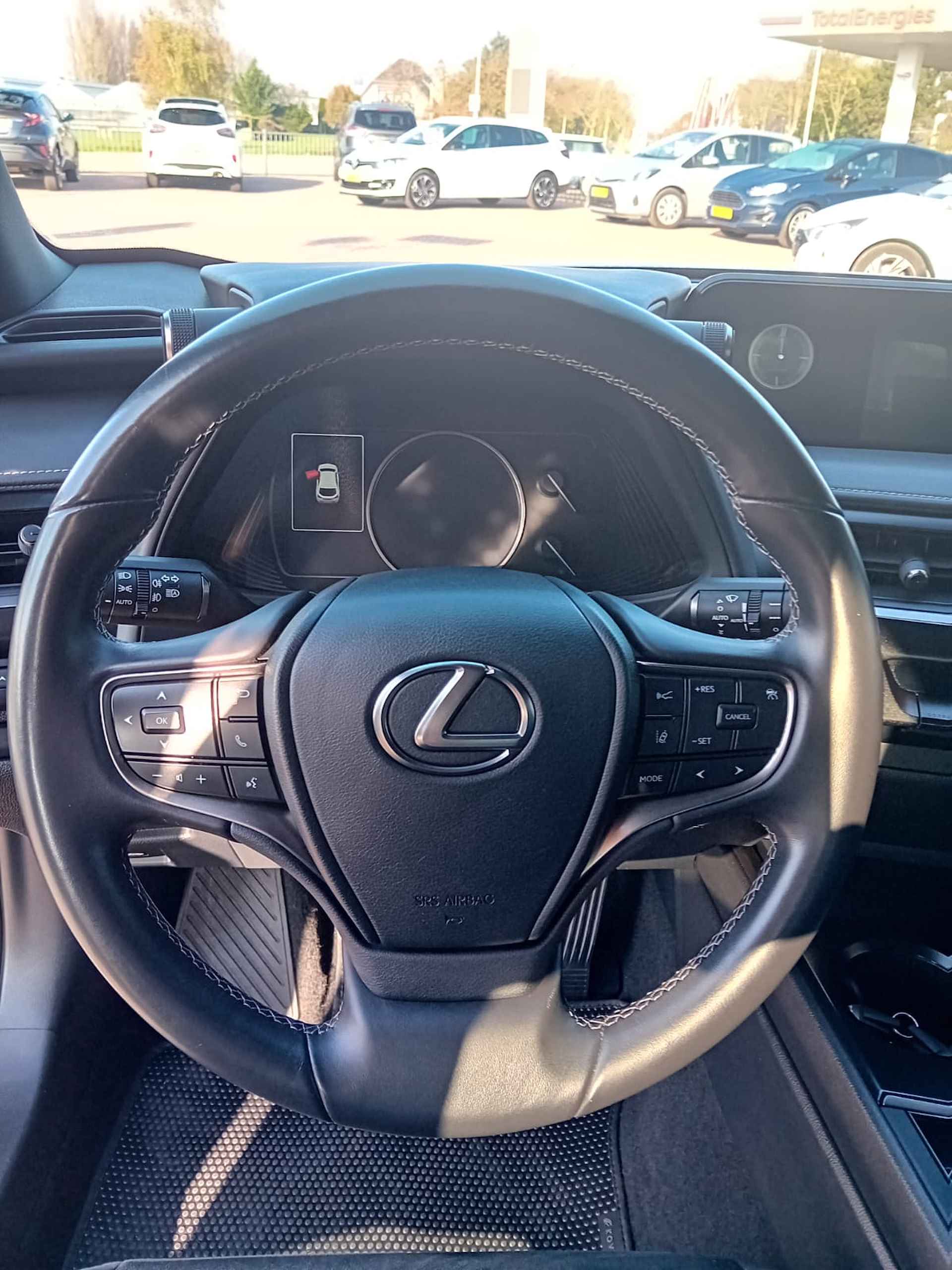 Lexus UX 200 Preference Line Automaat, Airco(automatisch), Multimediasysteem, Miracast, Bluetooth, Cruise control adaptief, Parkeersensor Zeer mooie auto, Fabrieksgarantie, BOVAG - 13/31