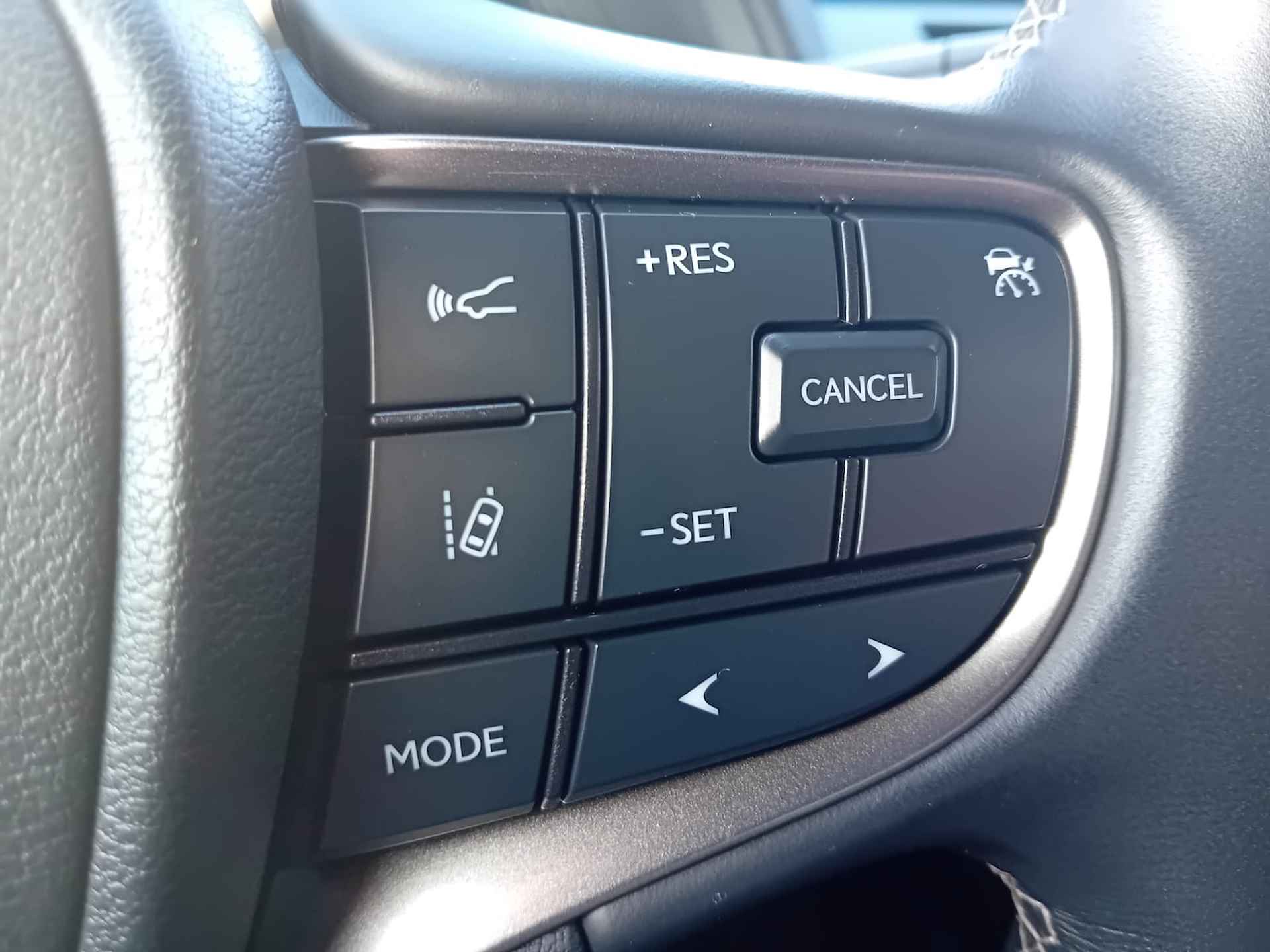 Lexus UX 200 Preference Line Automaat, Airco(automatisch), Multimediasysteem, Miracast, Bluetooth, Cruise control adaptief, Parkeersensor Zeer mooie auto, Fabrieksgarantie, BOVAG - 25/31