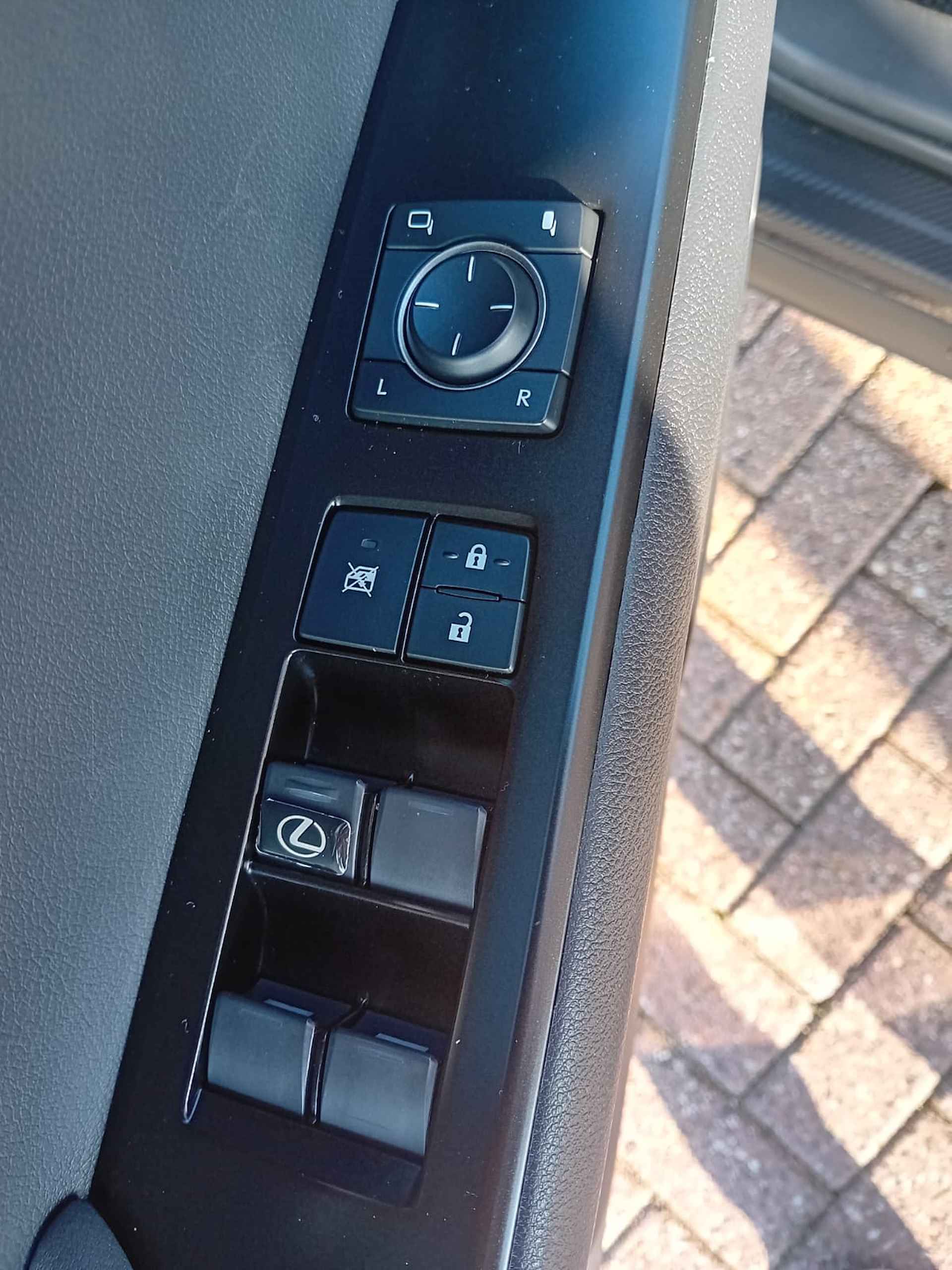 Lexus UX 200 Preference Line Automaat, Airco(automatisch), Multimediasysteem, Miracast, Bluetooth, Cruise control adaptief, Parkeersensor Zeer mooie auto, Fabrieksgarantie, BOVAG - 30/31