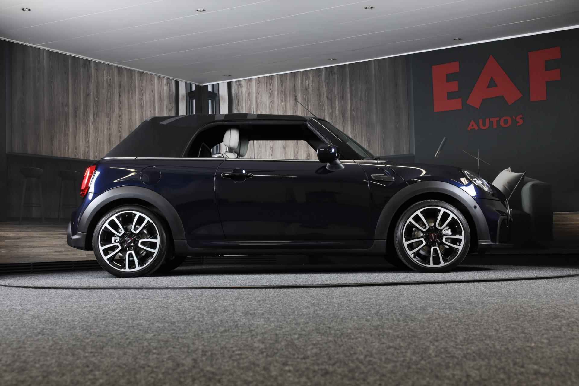 Mini Mini Cabrio 1.5 Cooper JCW Pakket / Aut / Navi / Cc / Leder / Digital Cockpit / Sfeerverlichting / Windscherm / Led / Pdc - 18/50