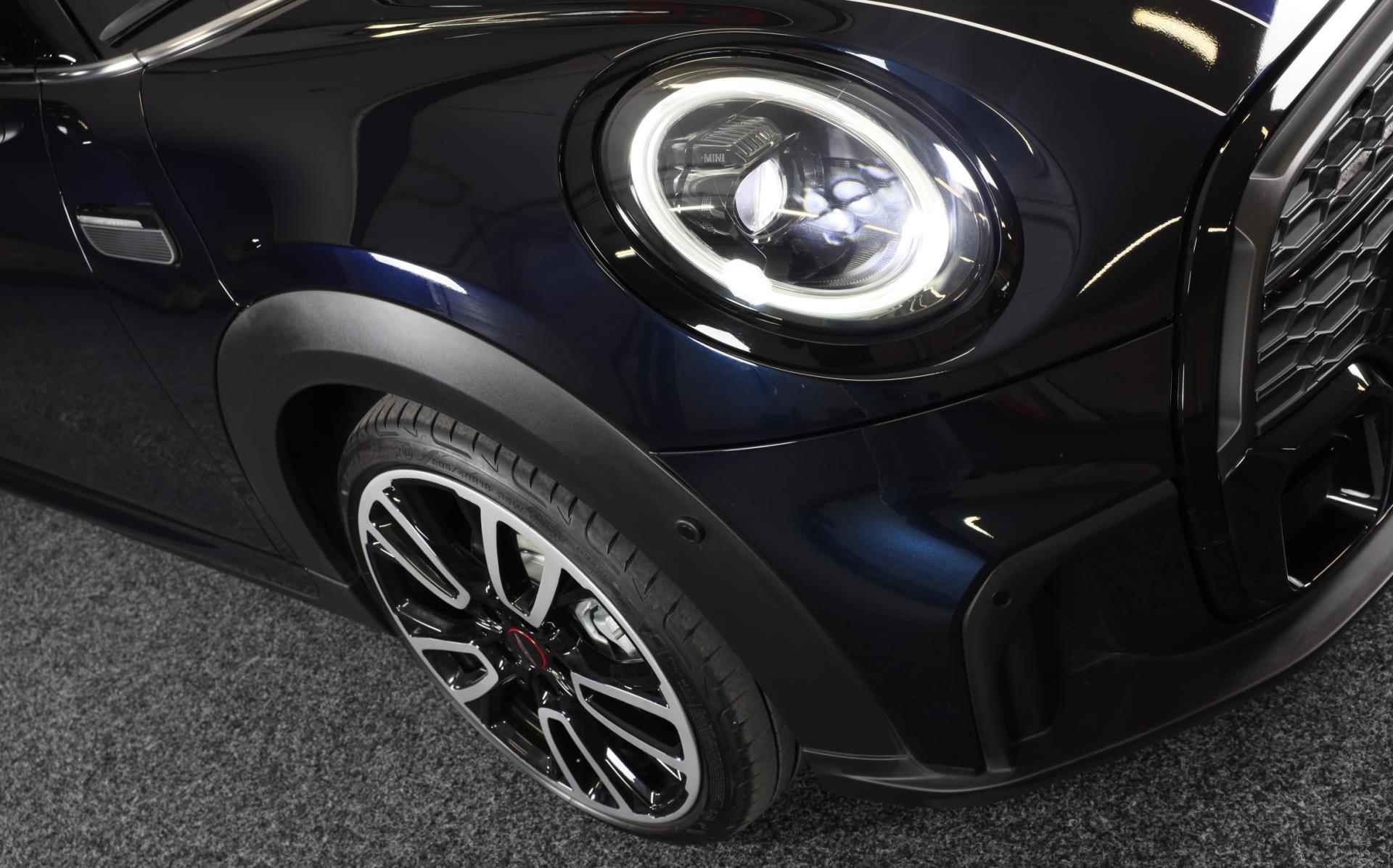 Mini Mini Cabrio 1.5 Cooper JCW Pakket / Aut / Navi / Cc / Leder / Digital Cockpit / Sfeerverlichting / Windscherm / Led / Pdc - 30/50