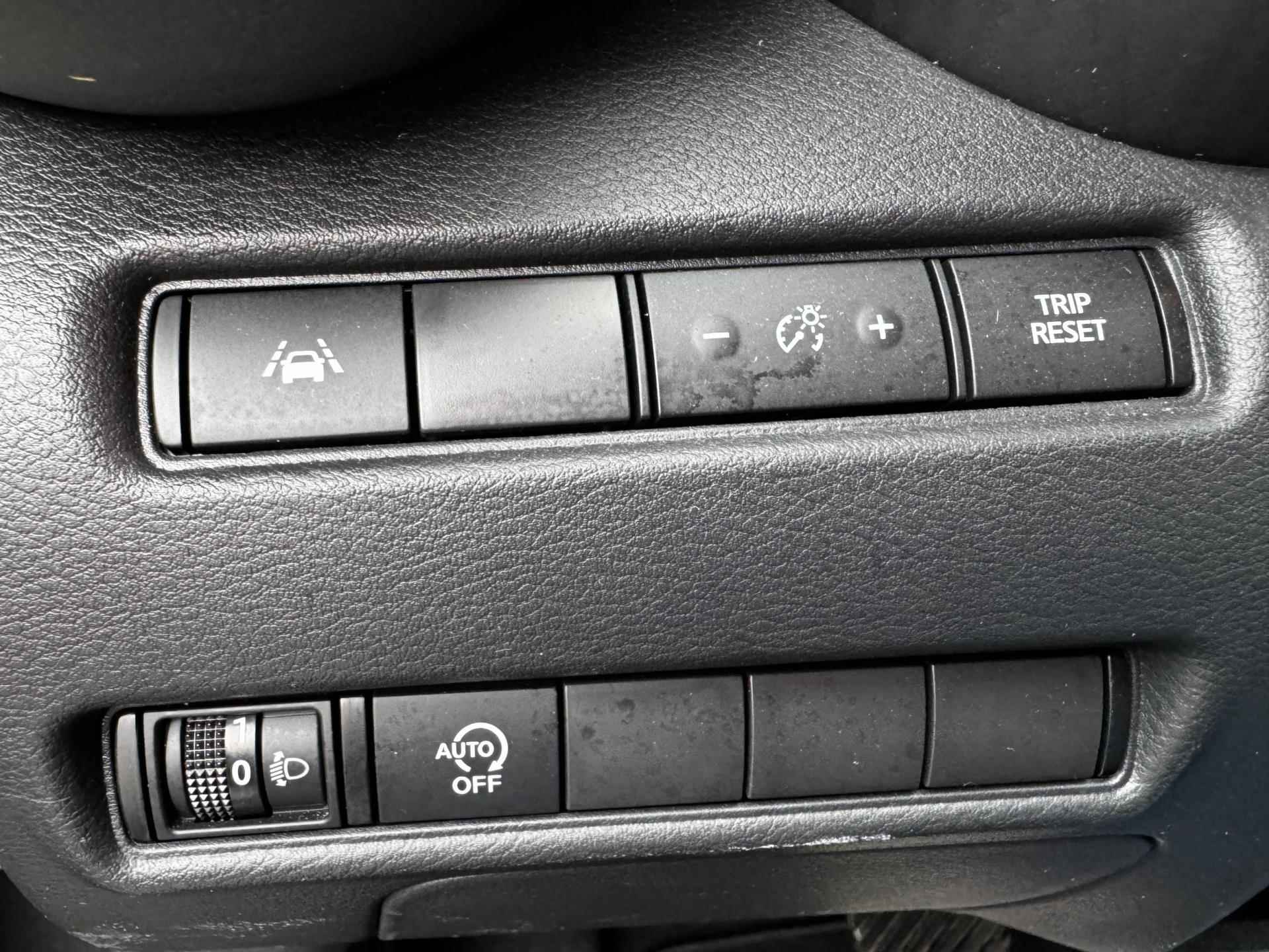 Nissan Juke 1.0 DIG-T Enigma / Automaat / Navigatie + Camera / Climate Control / Stoelverwarming / Full-LED - 31/49