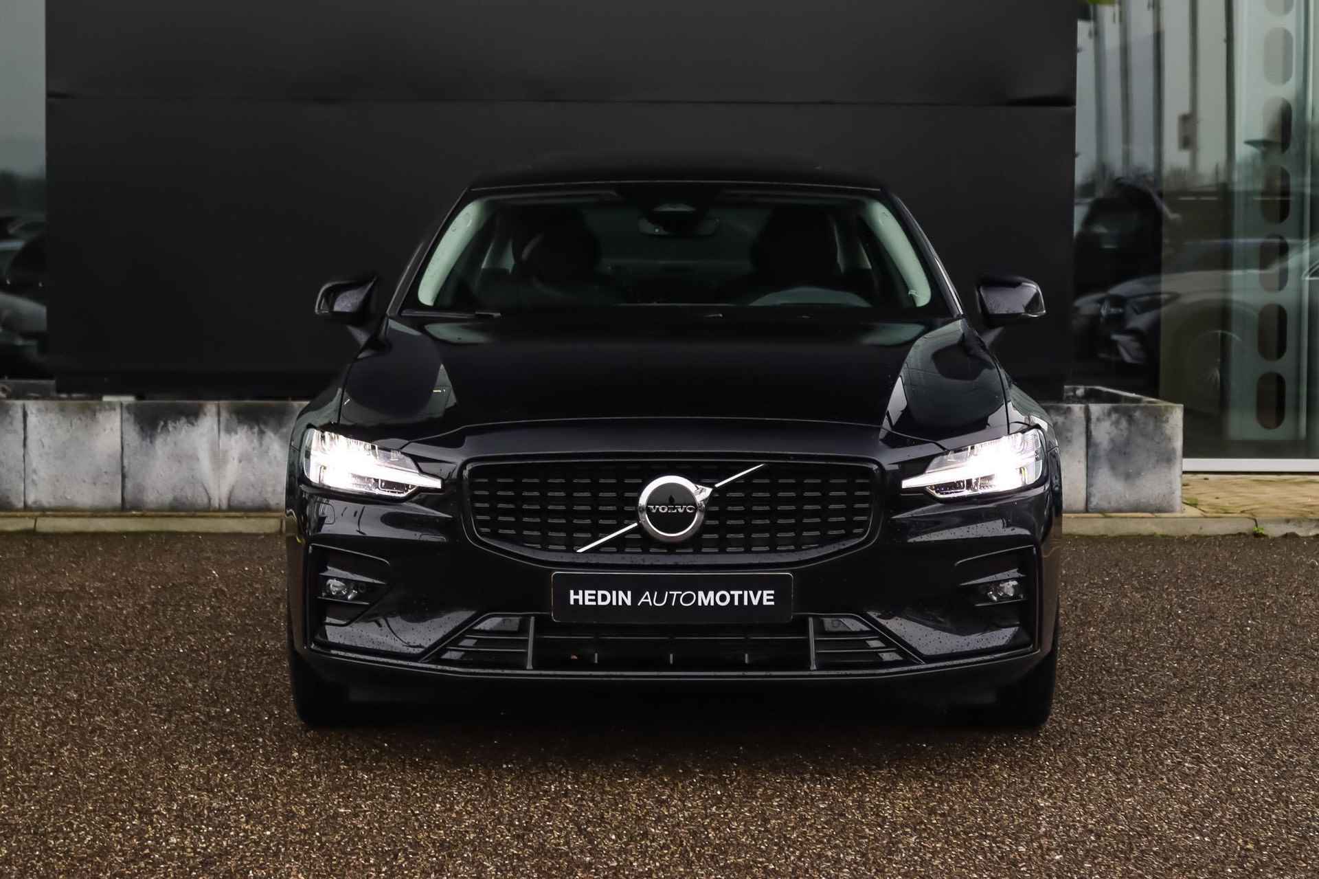 Volvo S60 2.0 B4 Automaat Ultimate Dark | Panoramadak | Head-Up | Harman/Kardon Audio | LED | Keyless | Sfeerverlichting | Stoelverwarming - 6/34