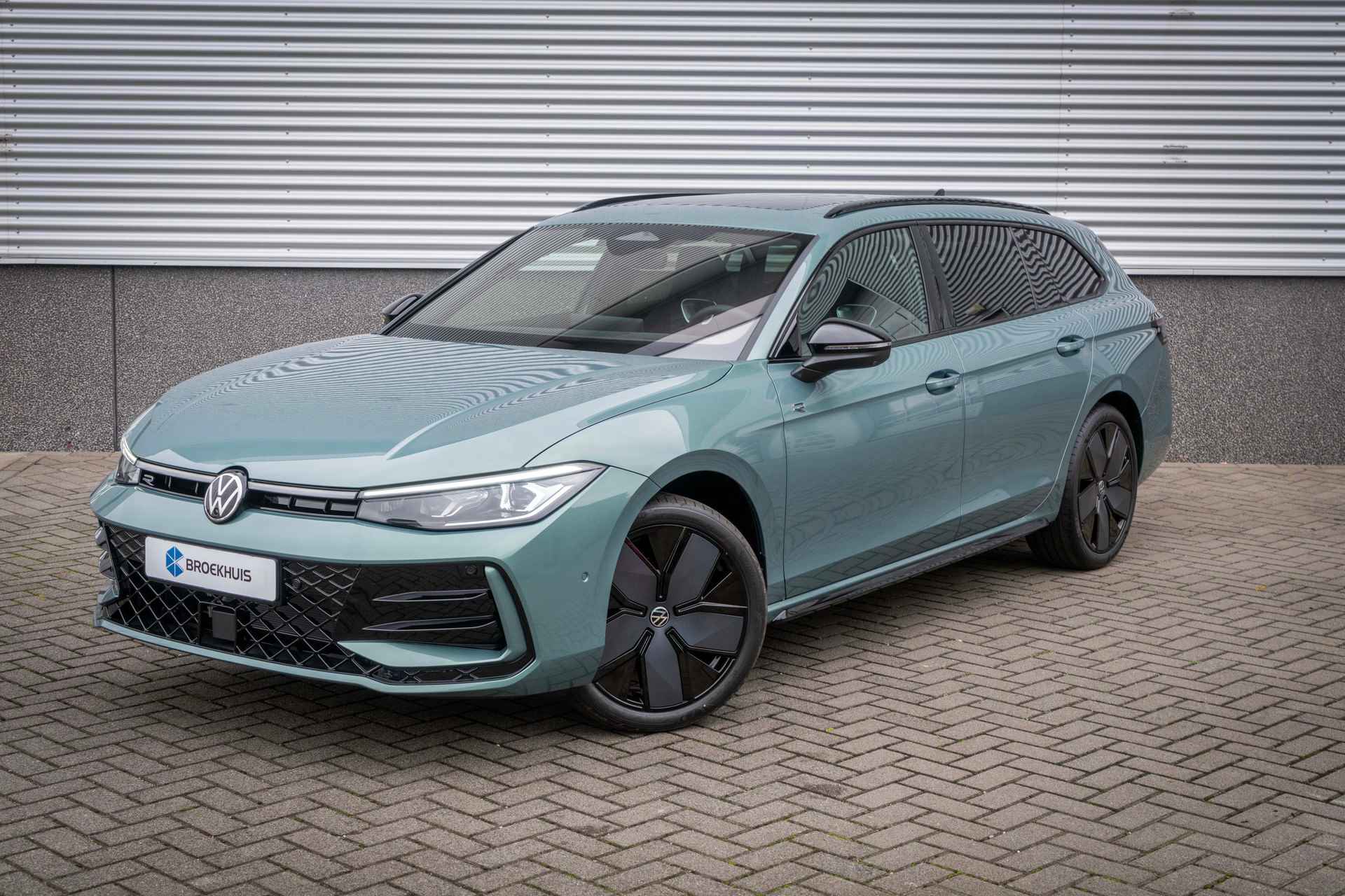 Volkswagen Passat Variant R-Line Edition | Inclusief € 1000,- inruilvoordeel - 2/48