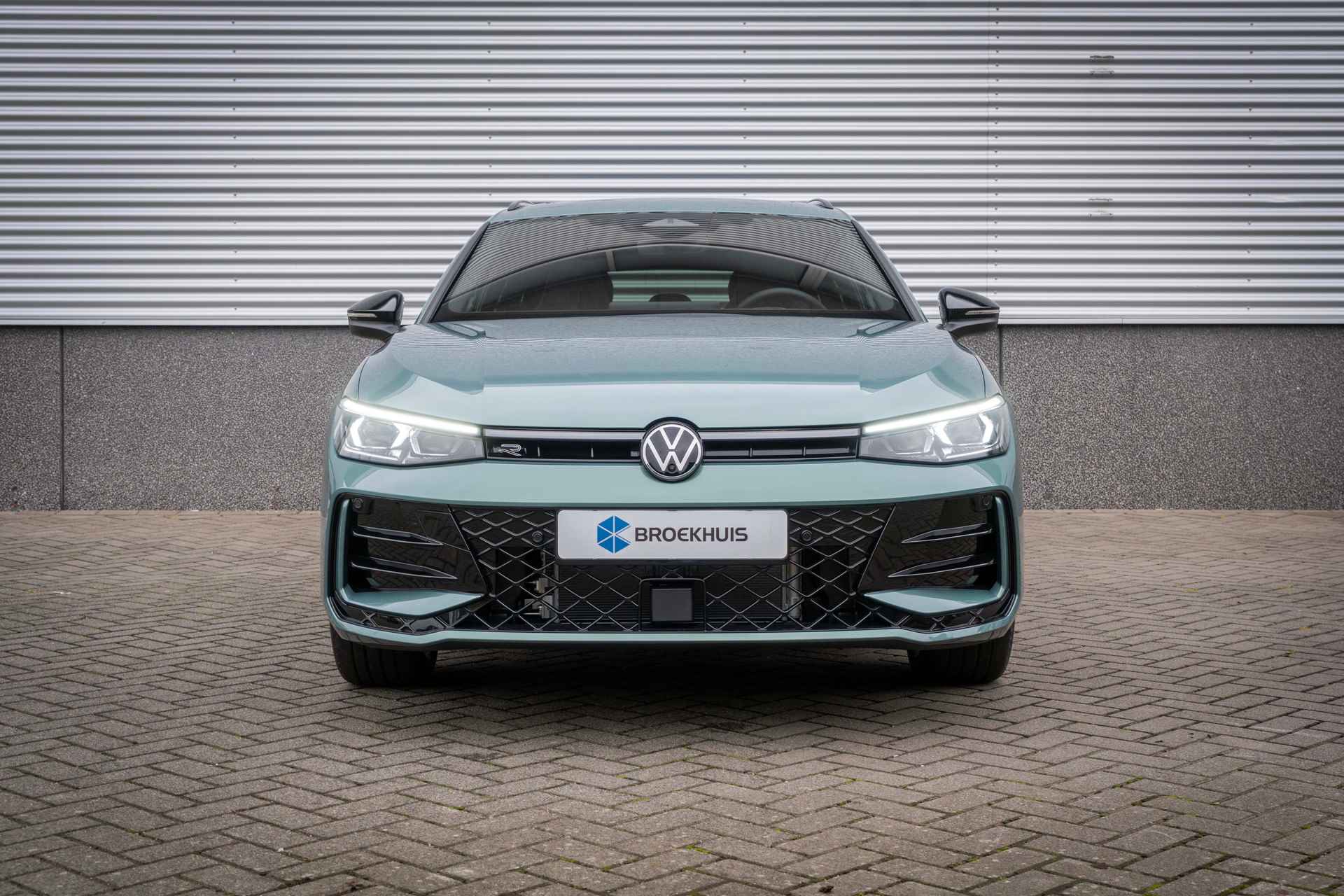 Volkswagen Passat Variant R-Line Edition | Inclusief € 1000,- inruilvoordeel - 12/48