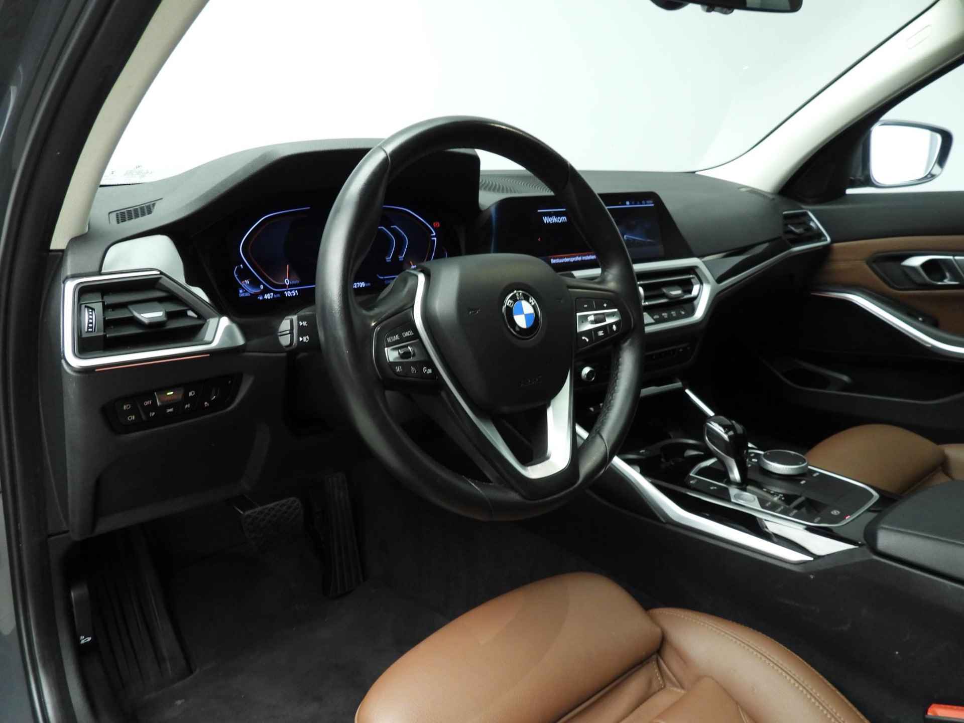 BMW 3 Serie Touring 316d | LED | Leder | Navigatie | Schuifdak | Trekhaak | Sportstoelen | Stoelverwarming | DAB | Hifi speakers | Alu 17 inch - 7/39