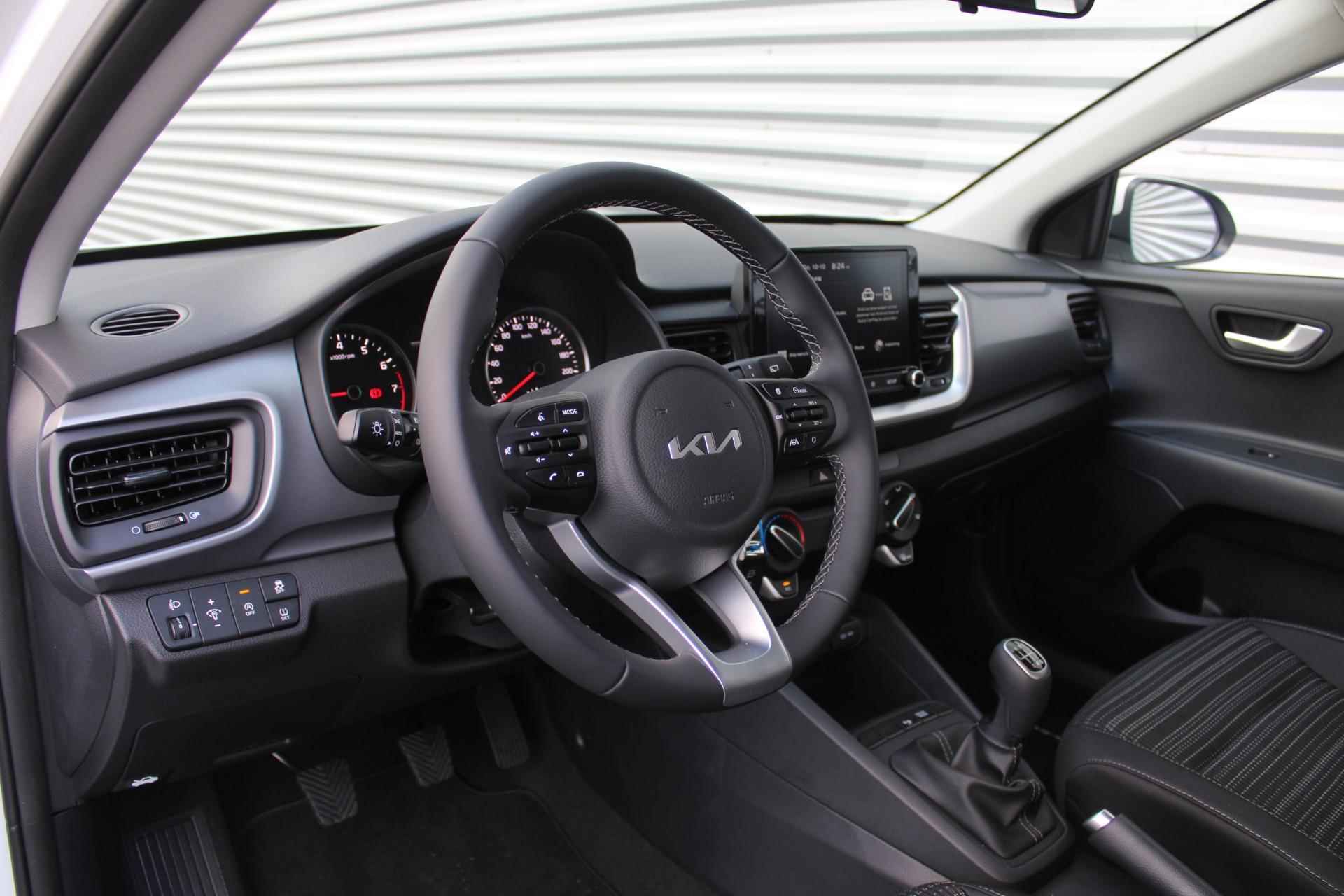 Kia Stonic 1.0 T-GDi MHEV DynamicLine | Nieuw | Carplay | Camera | Cruise | Airco | LM Velgen | - 23/27