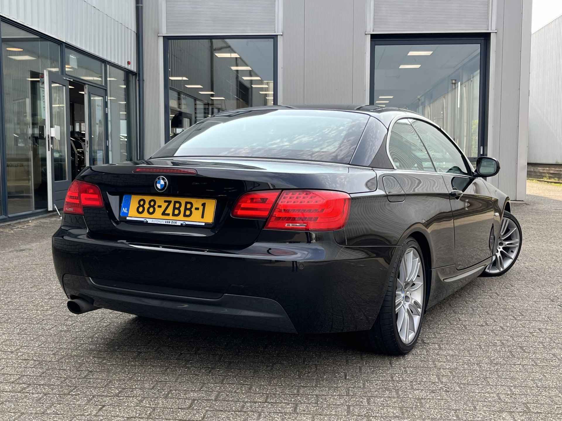 BMW 3-serie Cabrio 320i High Executive | NL Auto/2e Eig./Leder/El.Sportstoelen/Navi/Clima/Cruise/18"/Windscherm - 6/116