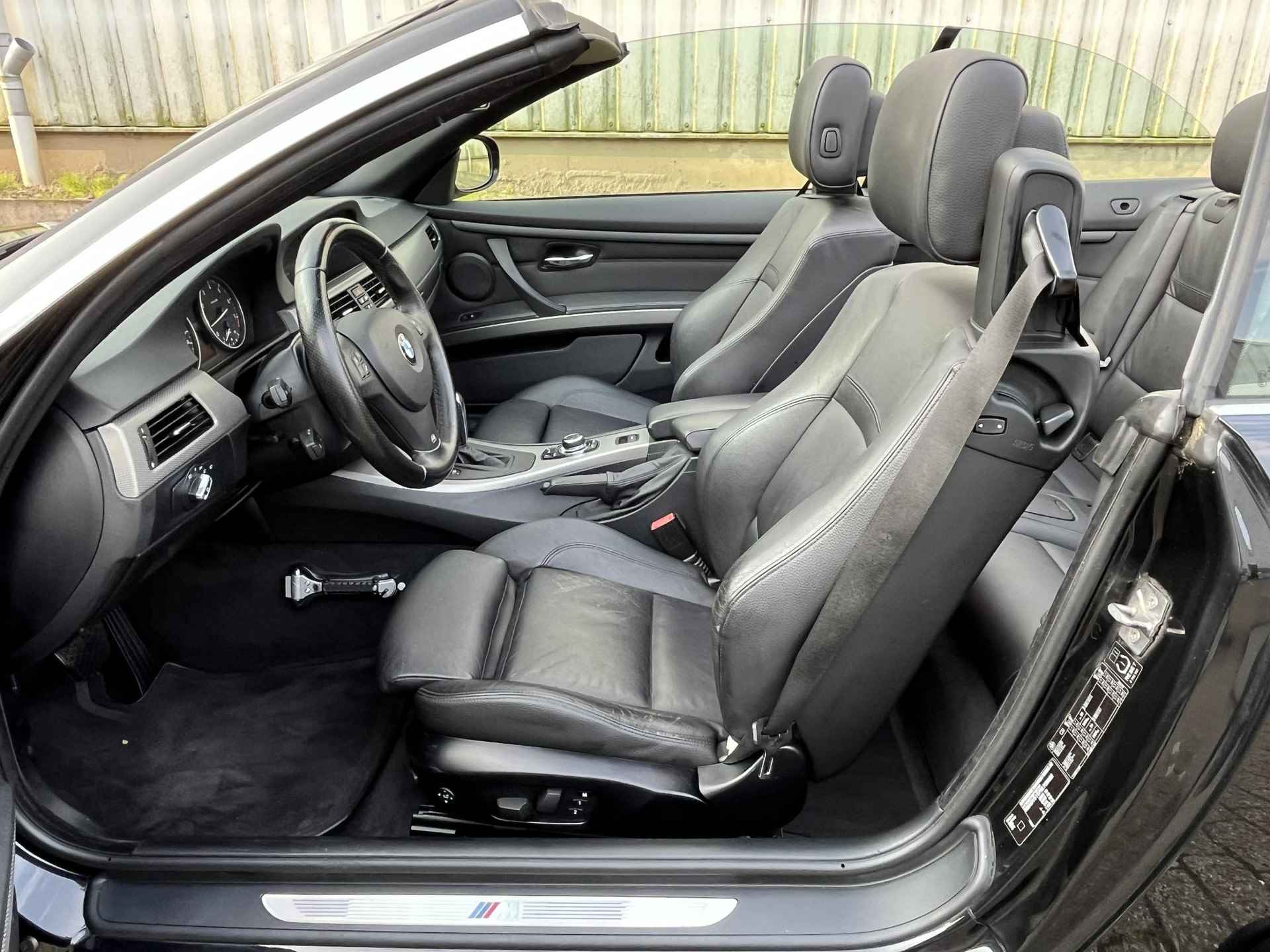 BMW 3-serie Cabrio 320i High Executive | NL Auto/2e Eig./Leder/El.Sportstoelen/Navi/Clima/Cruise/18"/Windscherm - 18/116