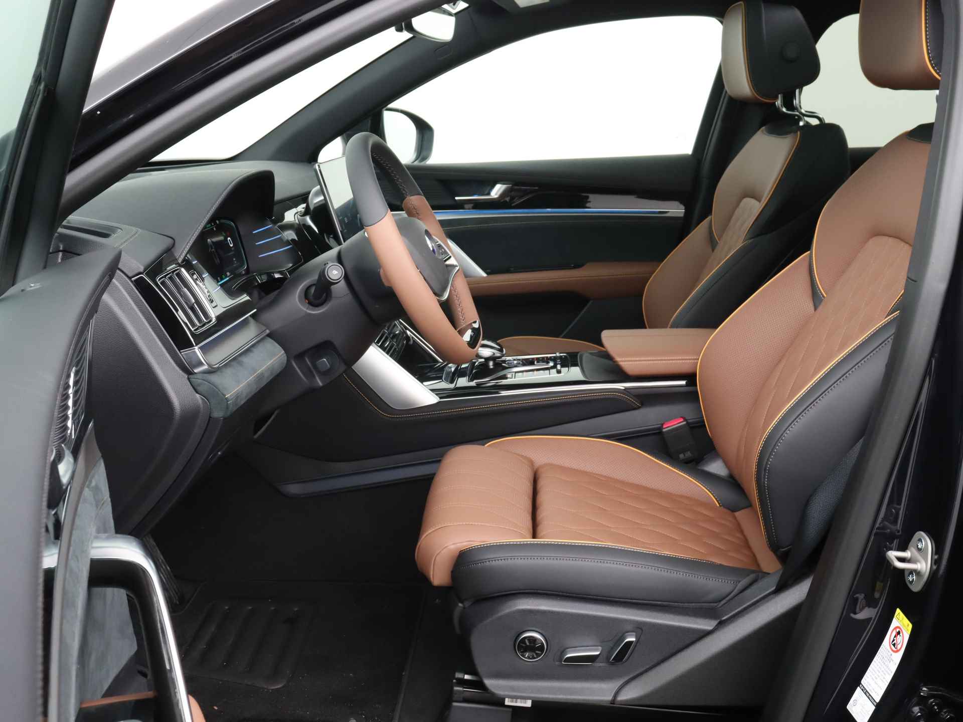 BYD TANG AWD Executive 86 kWh 7p. | €10.000 Voorraad Voordeel! Direct Rijden! | Leder | Panoramadak | 22" LM Velgen | Adaptive Cruise Control | - 15/45