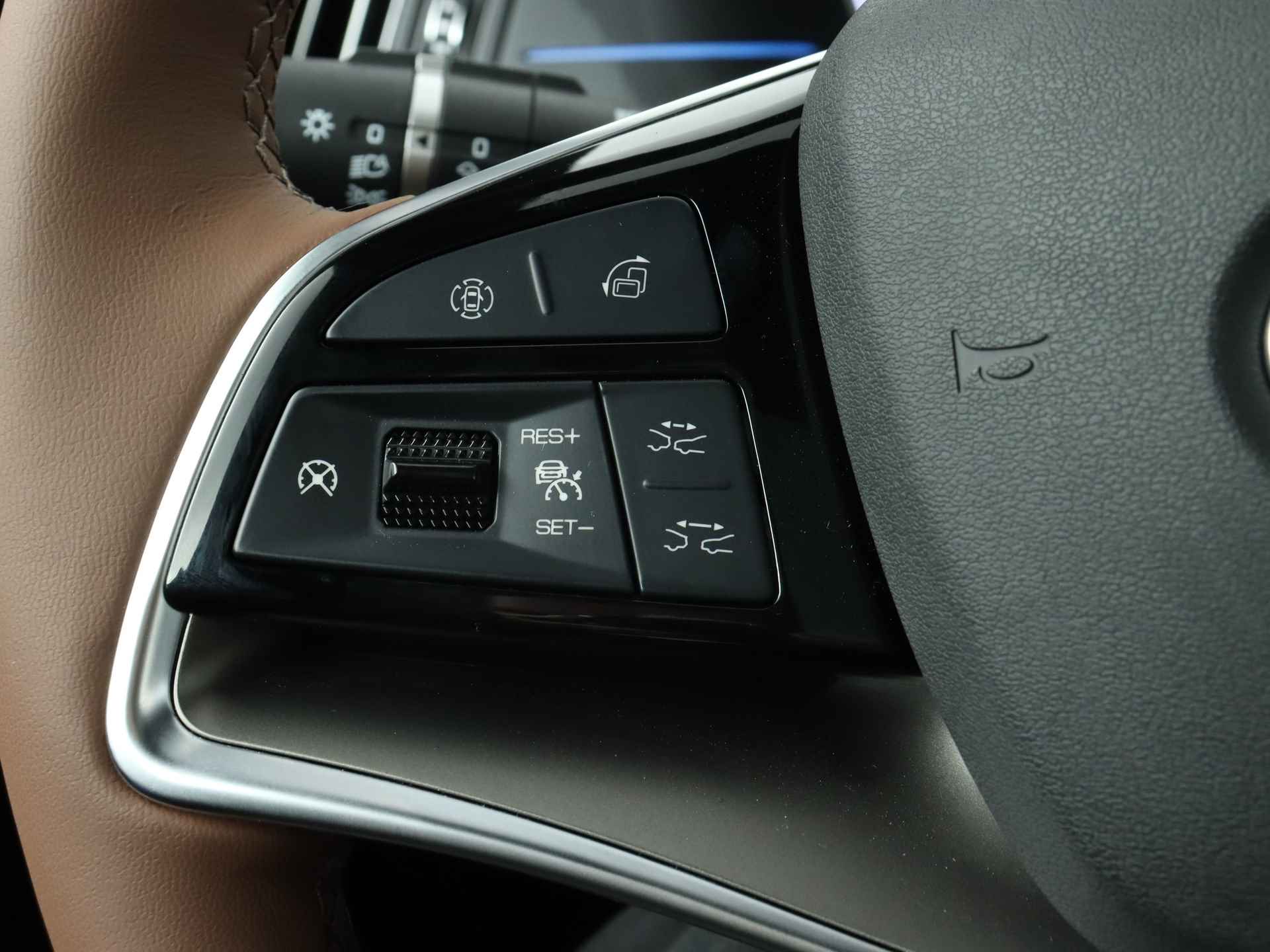 BYD TANG AWD Executive 86 kWh 7p. | €10.000 Voorraad Voordeel! Direct Rijden! | Leder | Panoramadak | 22" LM Velgen | Adaptive Cruise Control | - 17/45