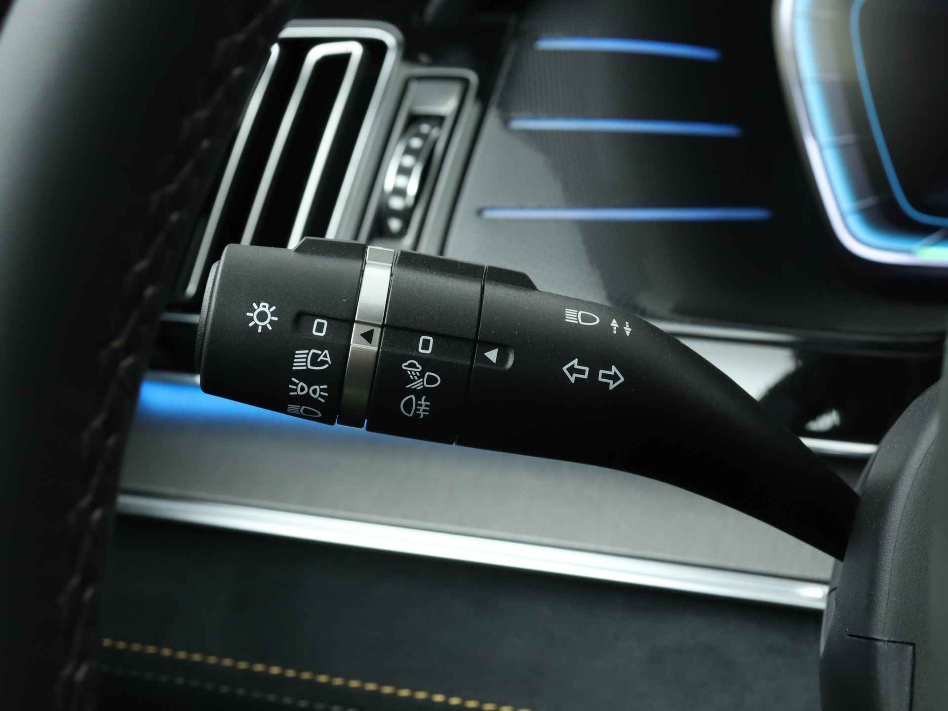 BYD TANG AWD Executive 86 kWh 7p. | €10.000 Voorraad Voordeel! Direct Rijden! | Leder | Panoramadak | 22" LM Velgen | Adaptive Cruise Control | - 19/45