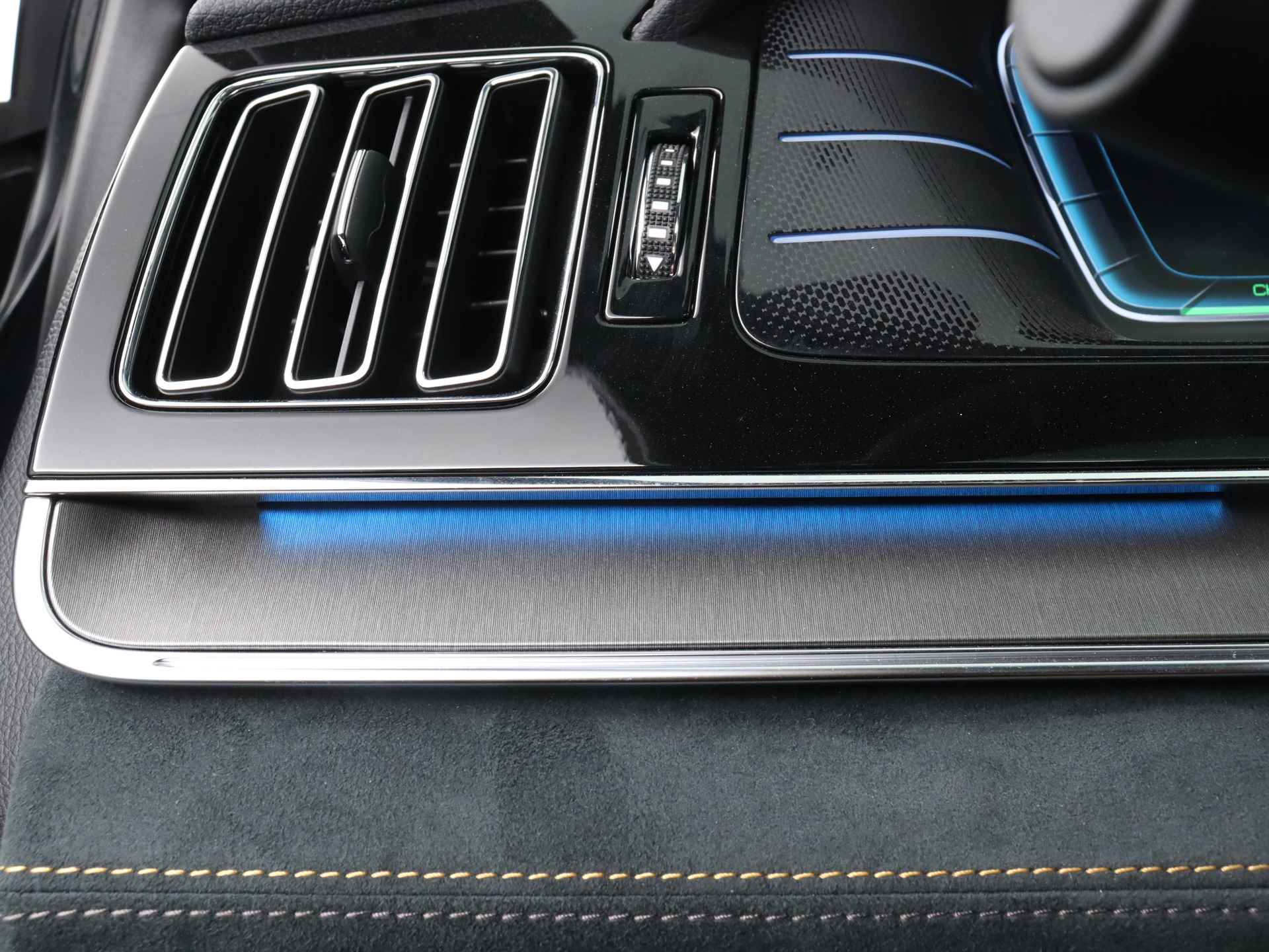 BYD TANG AWD Executive 86 kWh 7p. | €10.000 Voorraad Voordeel! Direct Rijden! | Leder | Panoramadak | 22" LM Velgen | Adaptive Cruise Control | - 28/45