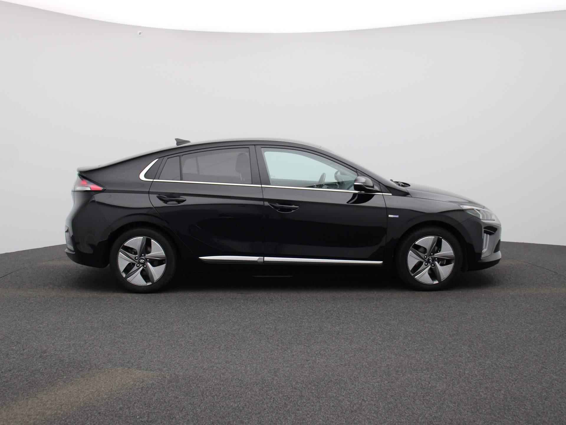 Hyundai IONIQ 1.6 GDi i-Motion - Plus | Navigatie | Climate-Control | Camera | Cruise-Control | - 6/36