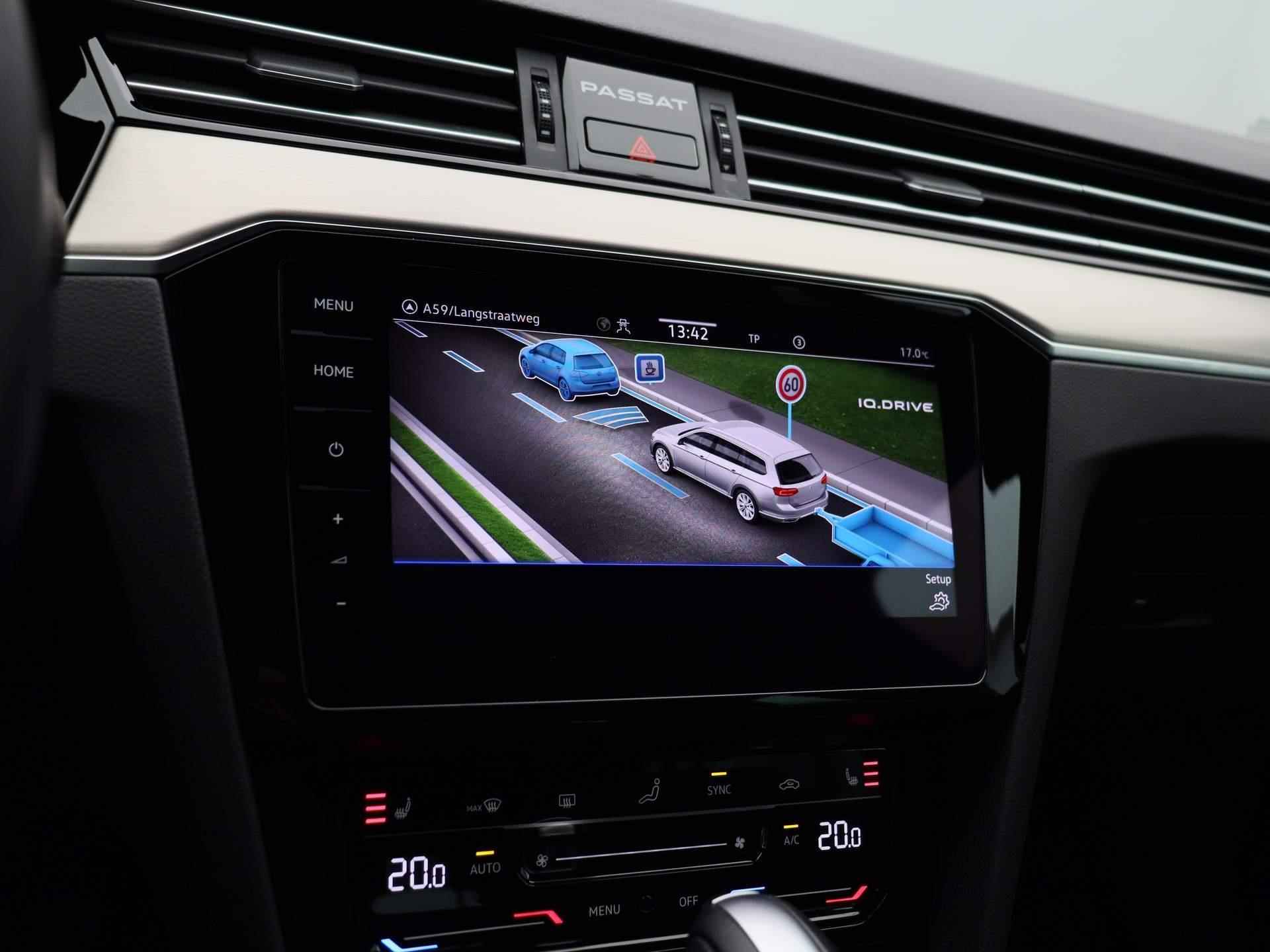 Volkswagen Passat Variant 2.0 TDI R-Line Business + 150 PK DSG | Automaat | Navigatie | Apple Carplay | Android Auto | Parkeersensoren | DAB | Adaptive Cruise Control | Digital Cockpit Pro | Stoelverwarming | Achterklep Elektrisch | Camera | - 32/43