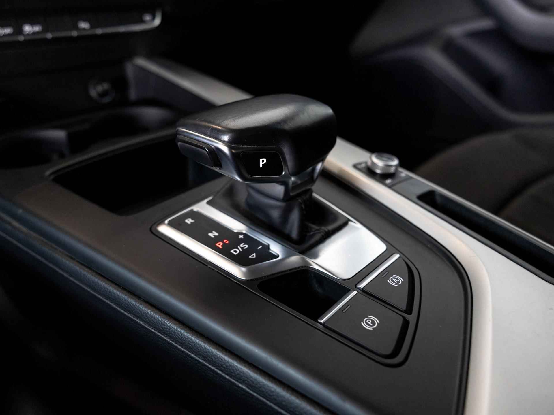 Audi A4 Avant 35 TFSI S-Line / 150pk / Apple Carplay / Cruise / Stoelverwarming - 26/36