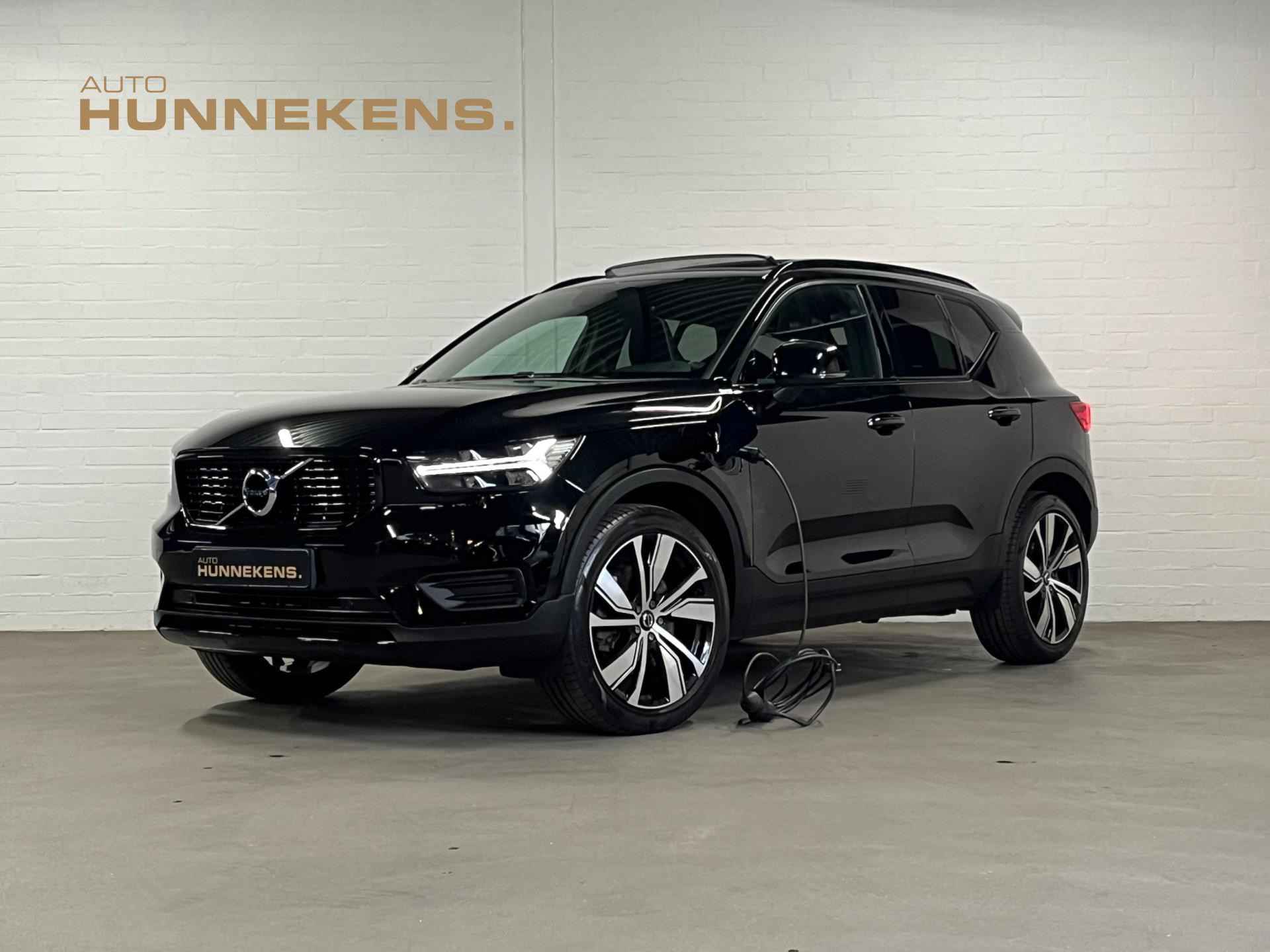 Volvo XC40 T4 R Design | Open dak | Trekhaak | Keyless | Stuur-/Stoel verwarming | Leder/Alcantara